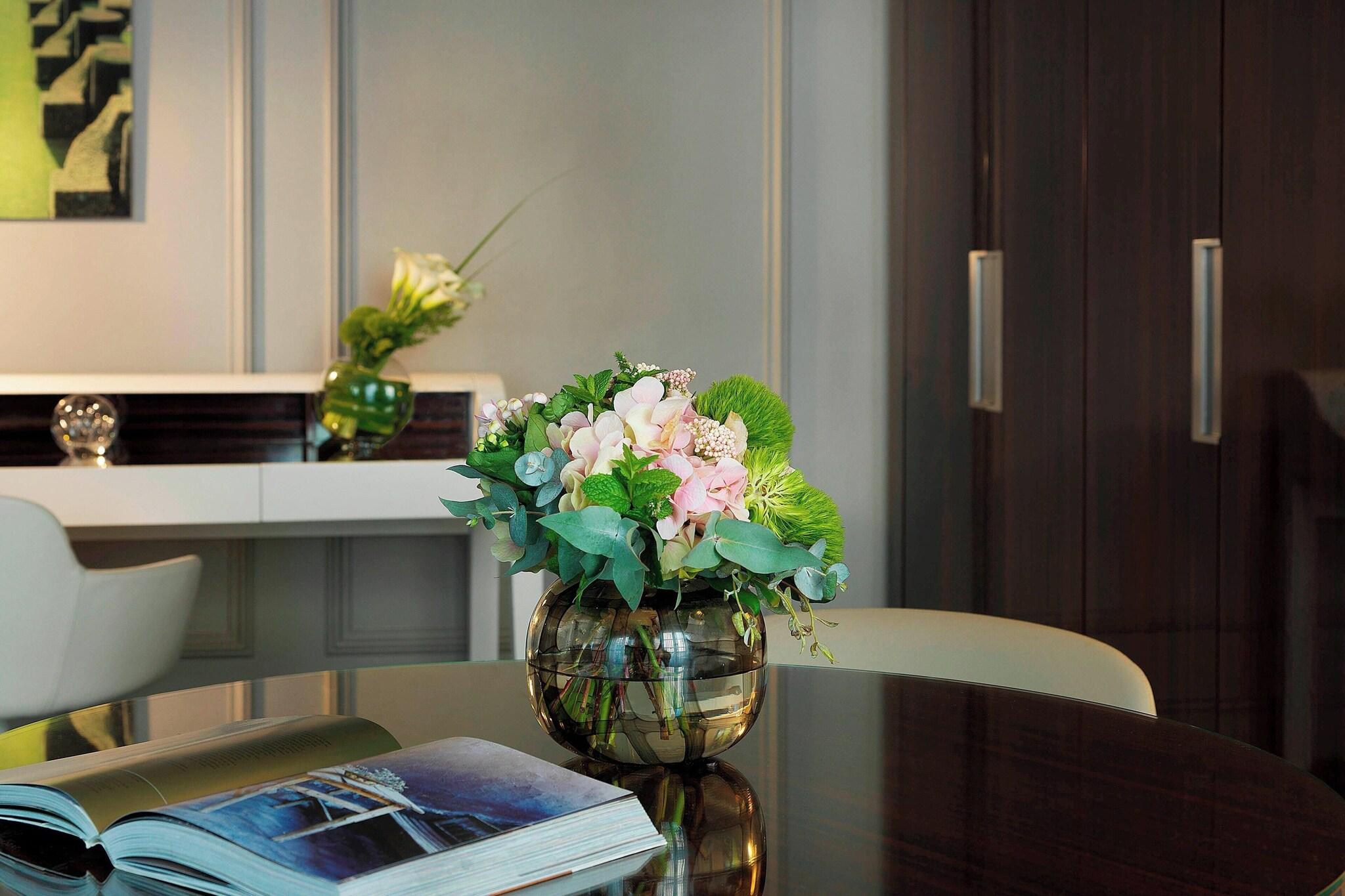 Suite Garden View King Bed