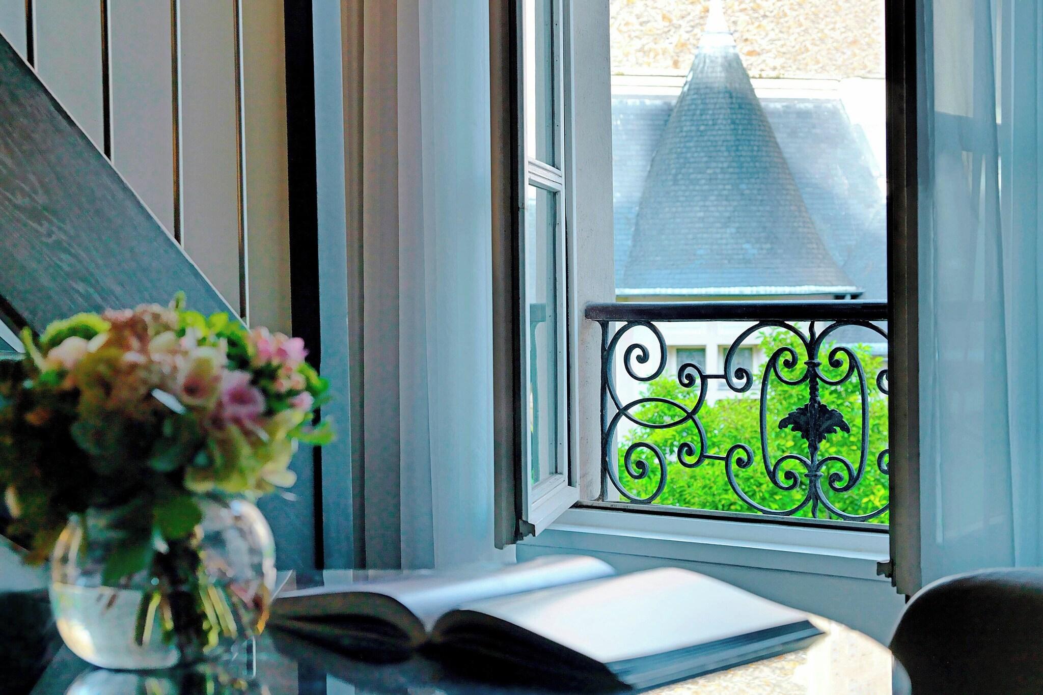 Suite Garden View King Bed