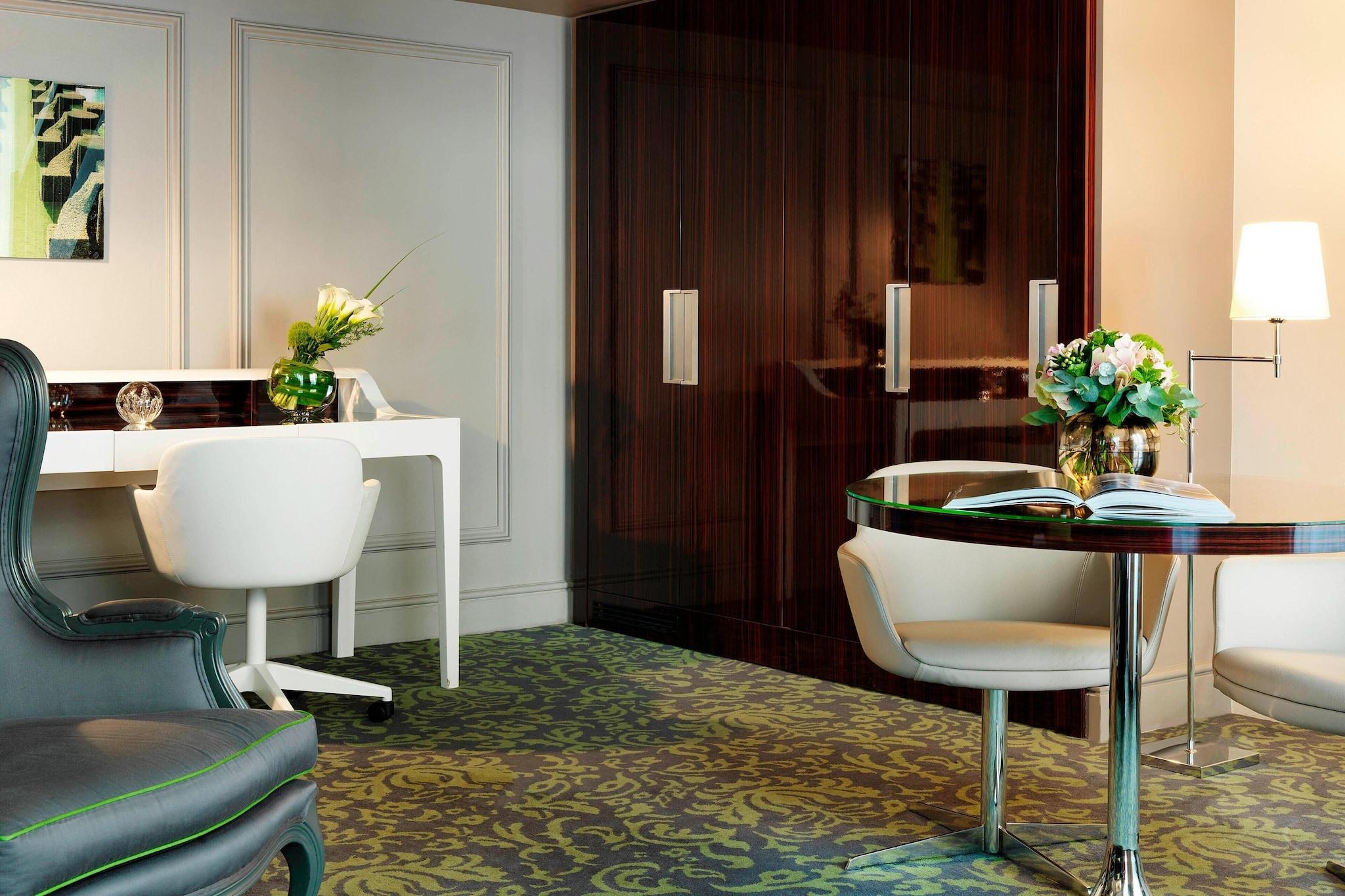 Suite Garden View King Bed