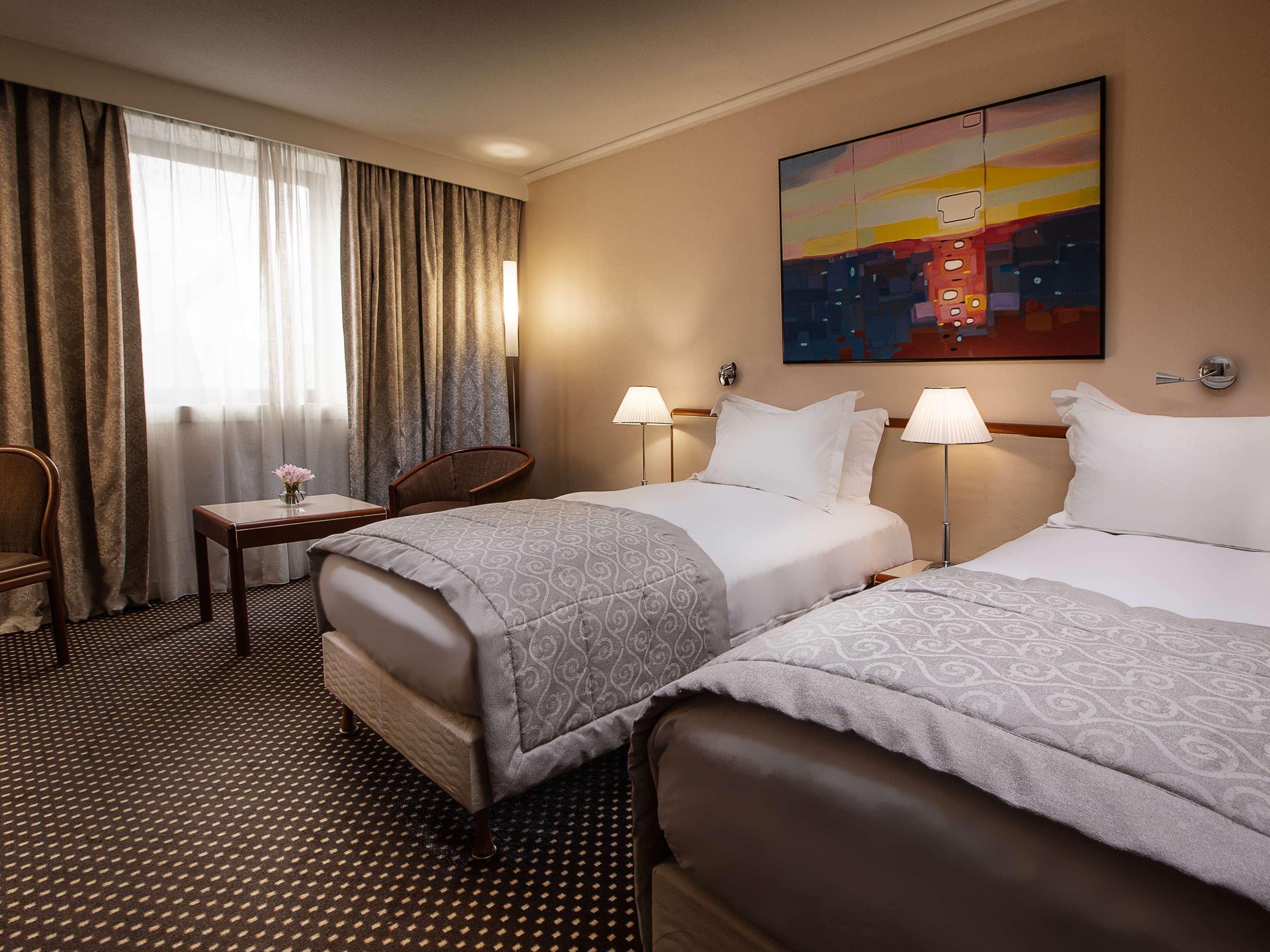 Junior Suite City View King Bed