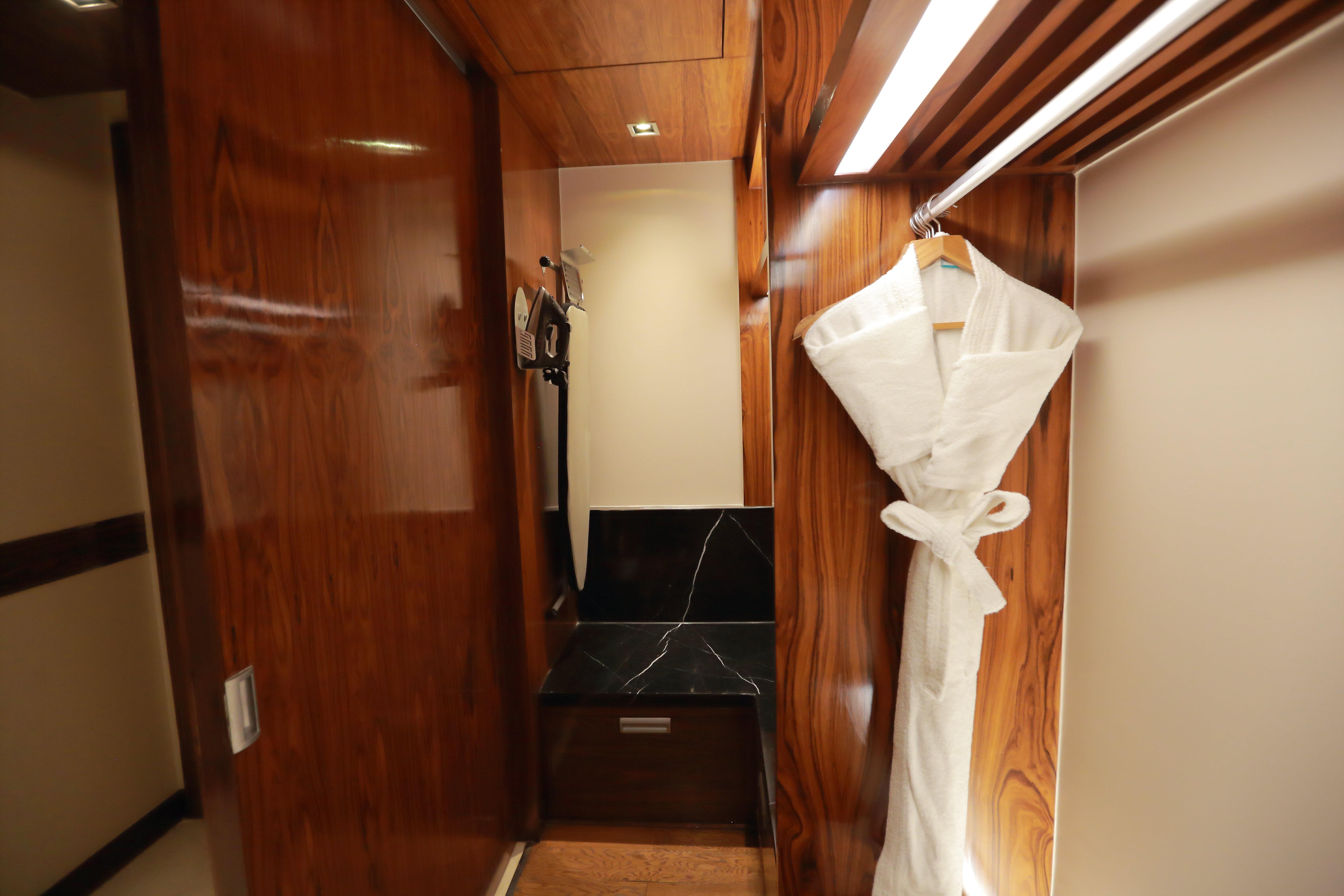 Double King Bed Non Smoking