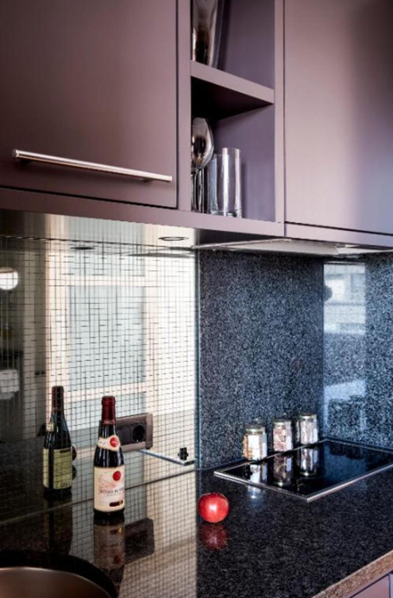 Studio Queen Size Bed