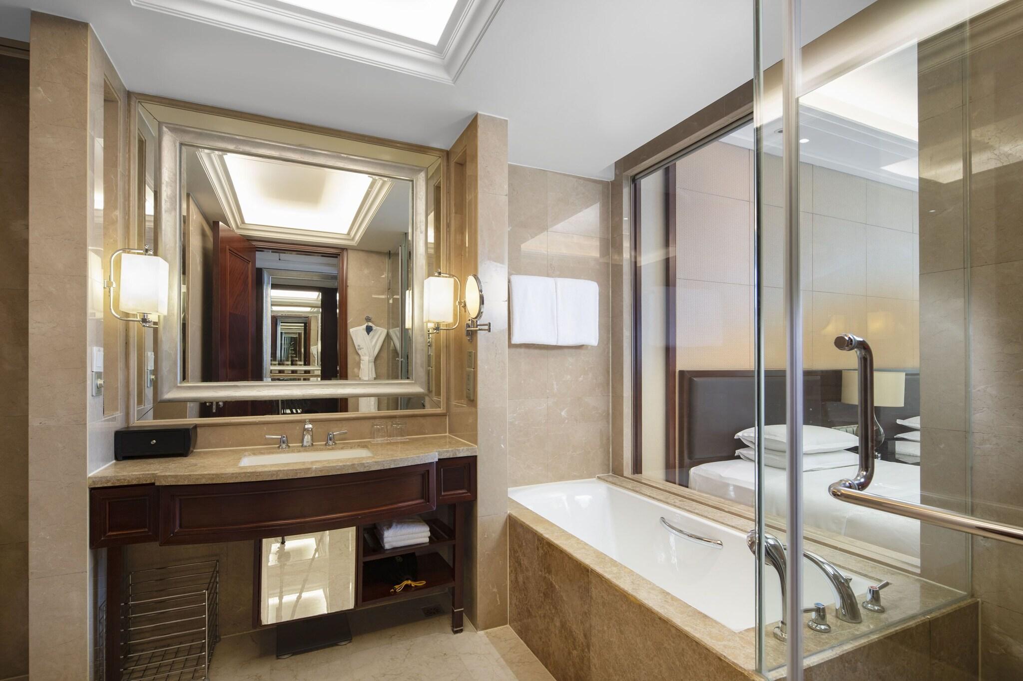 Double Club King Bed