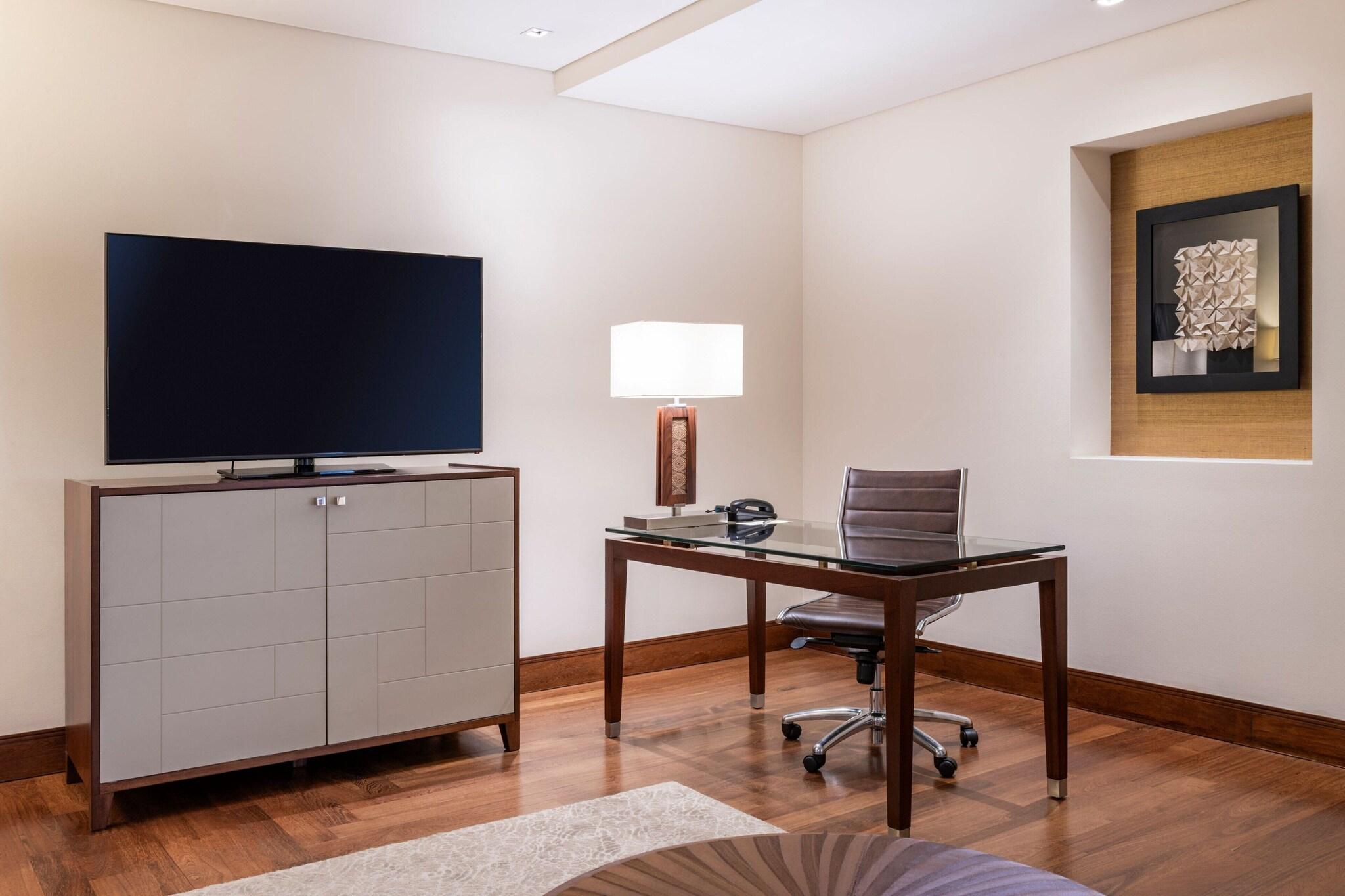 Junior Suite King Bed Non Smoking