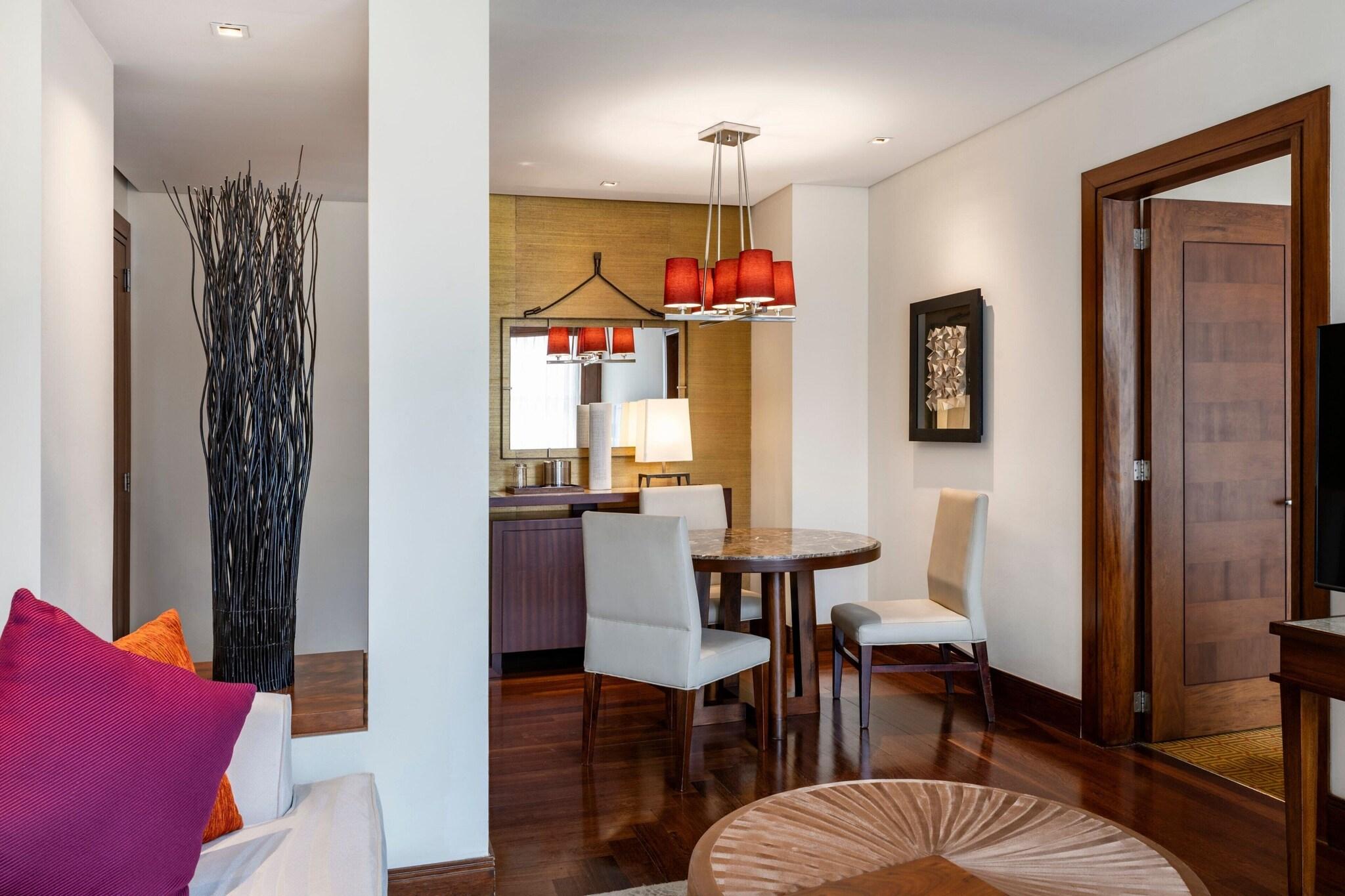 Junior Suite King Bed Non Smoking