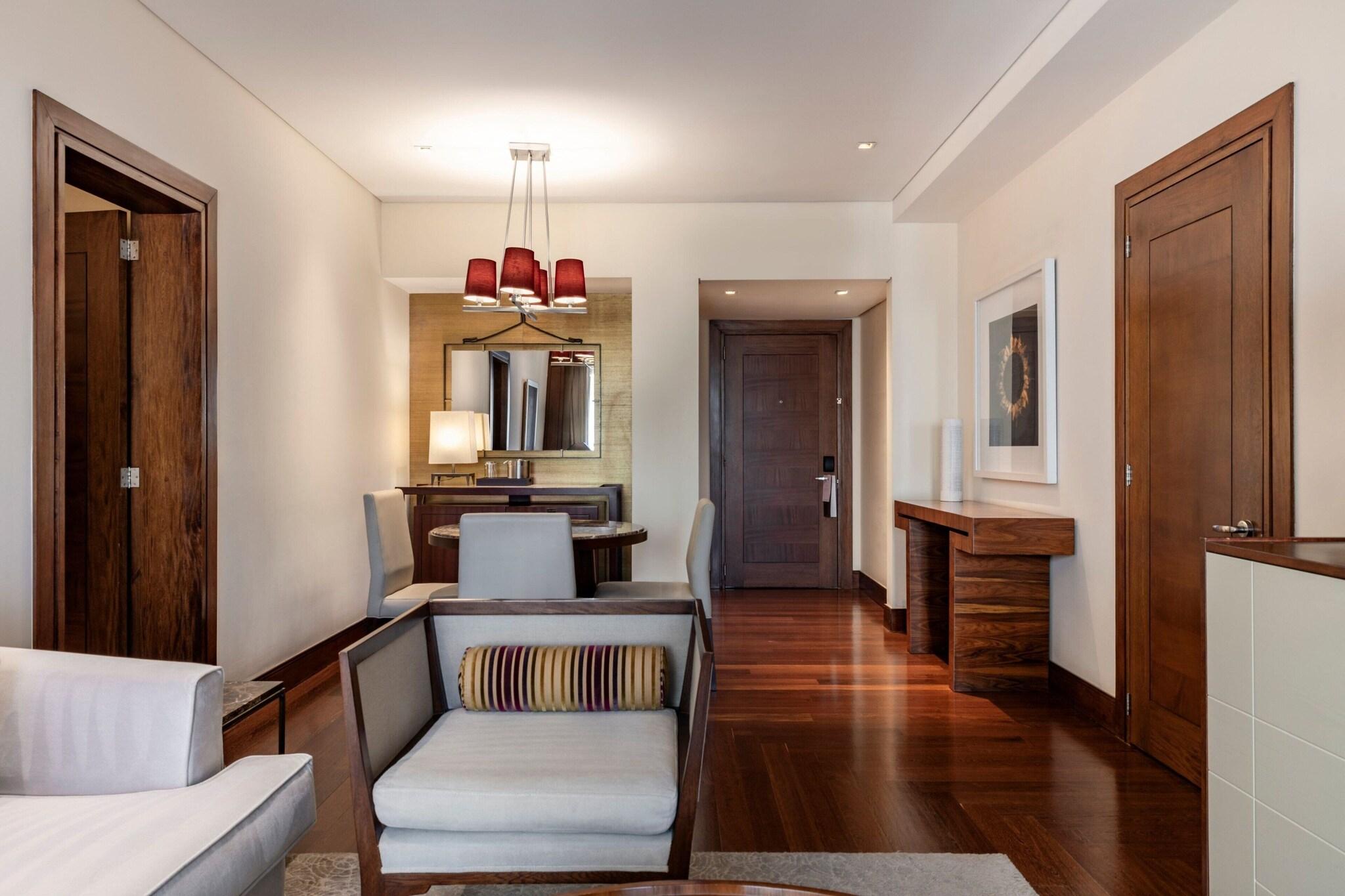 Junior Suite King Bed Non Smoking