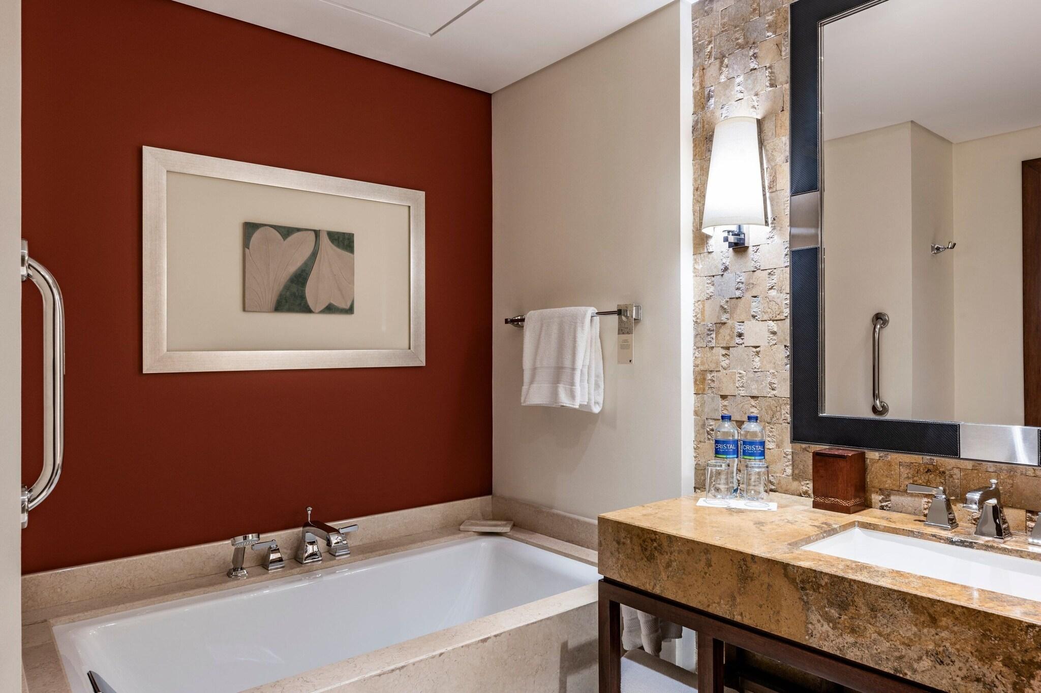 Double Deluxe King Bed