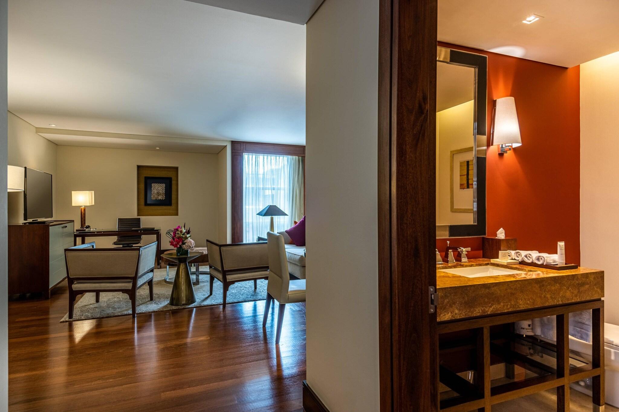 Junior Suite King Bed Non Smoking