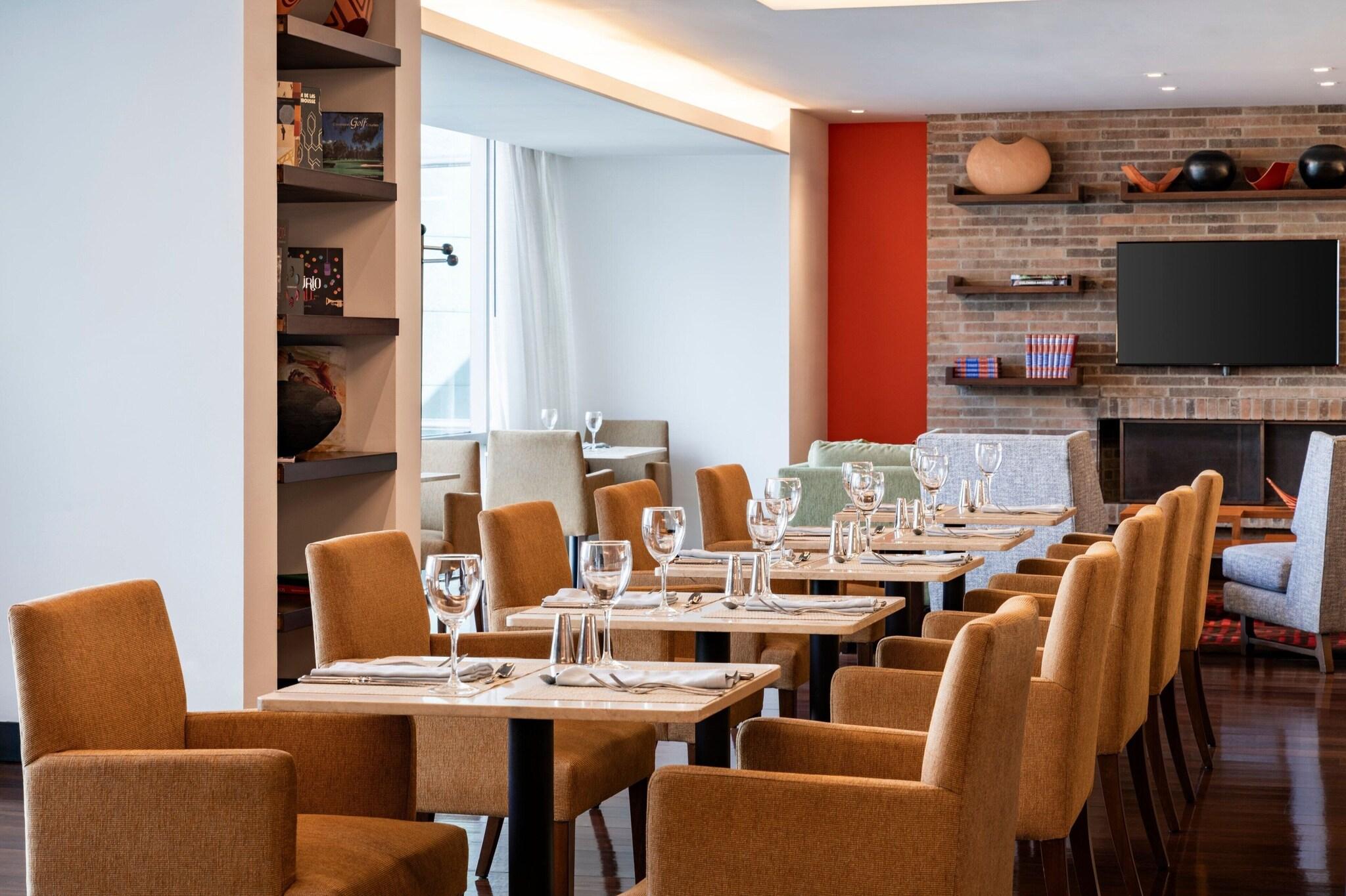 Junior Suite King Bed One Bedroom 