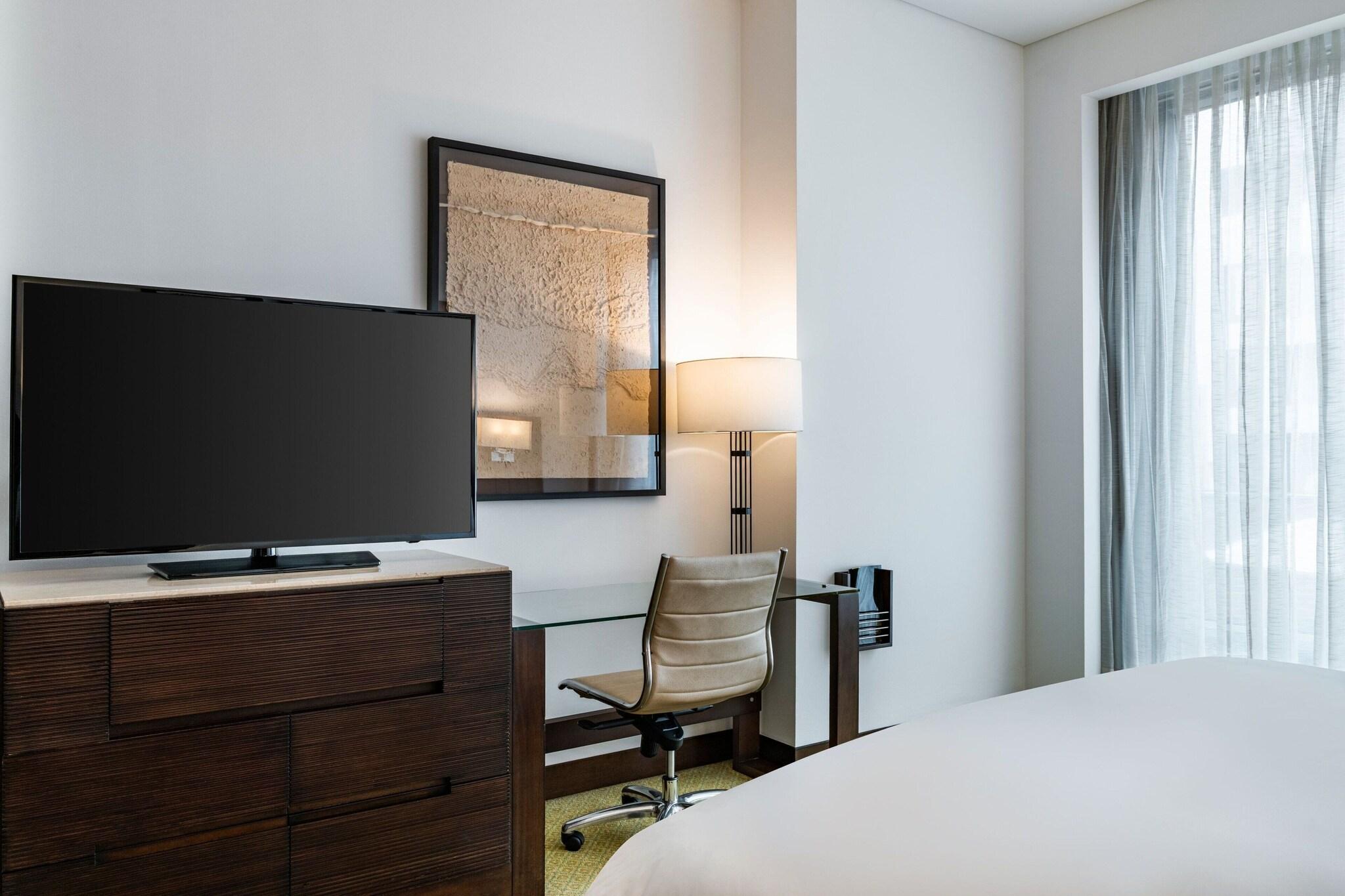 Double Executive King Bed