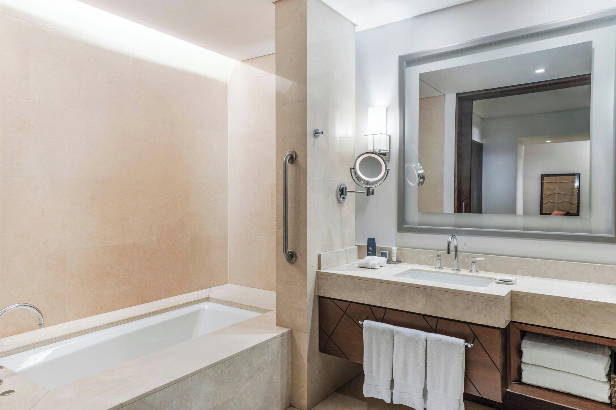 Studio Executive King Bed