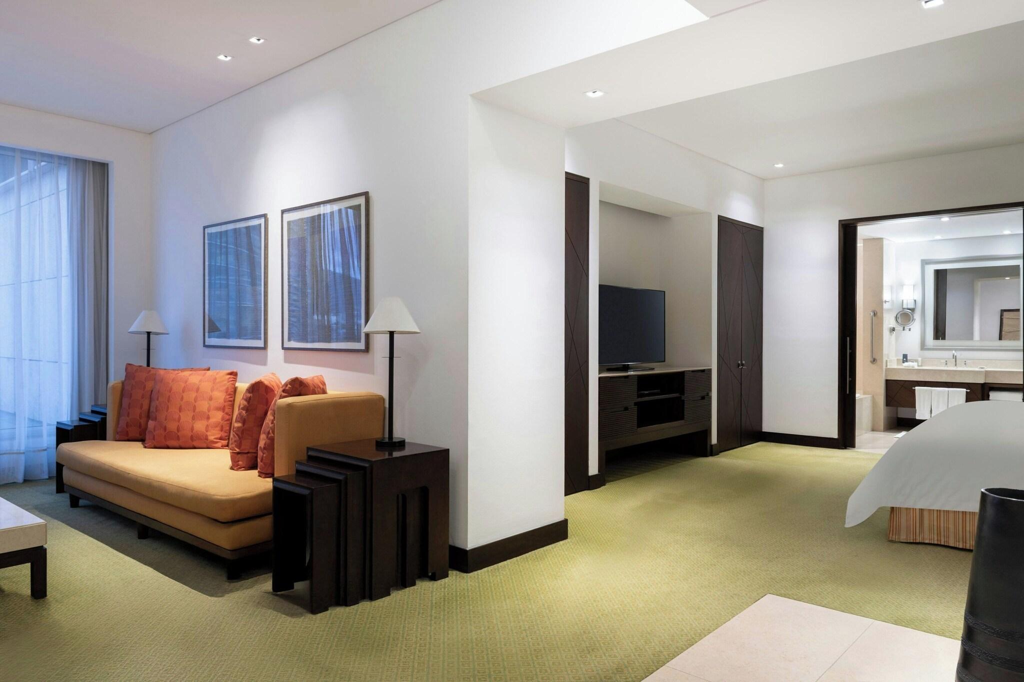 Studio Executive King Bed