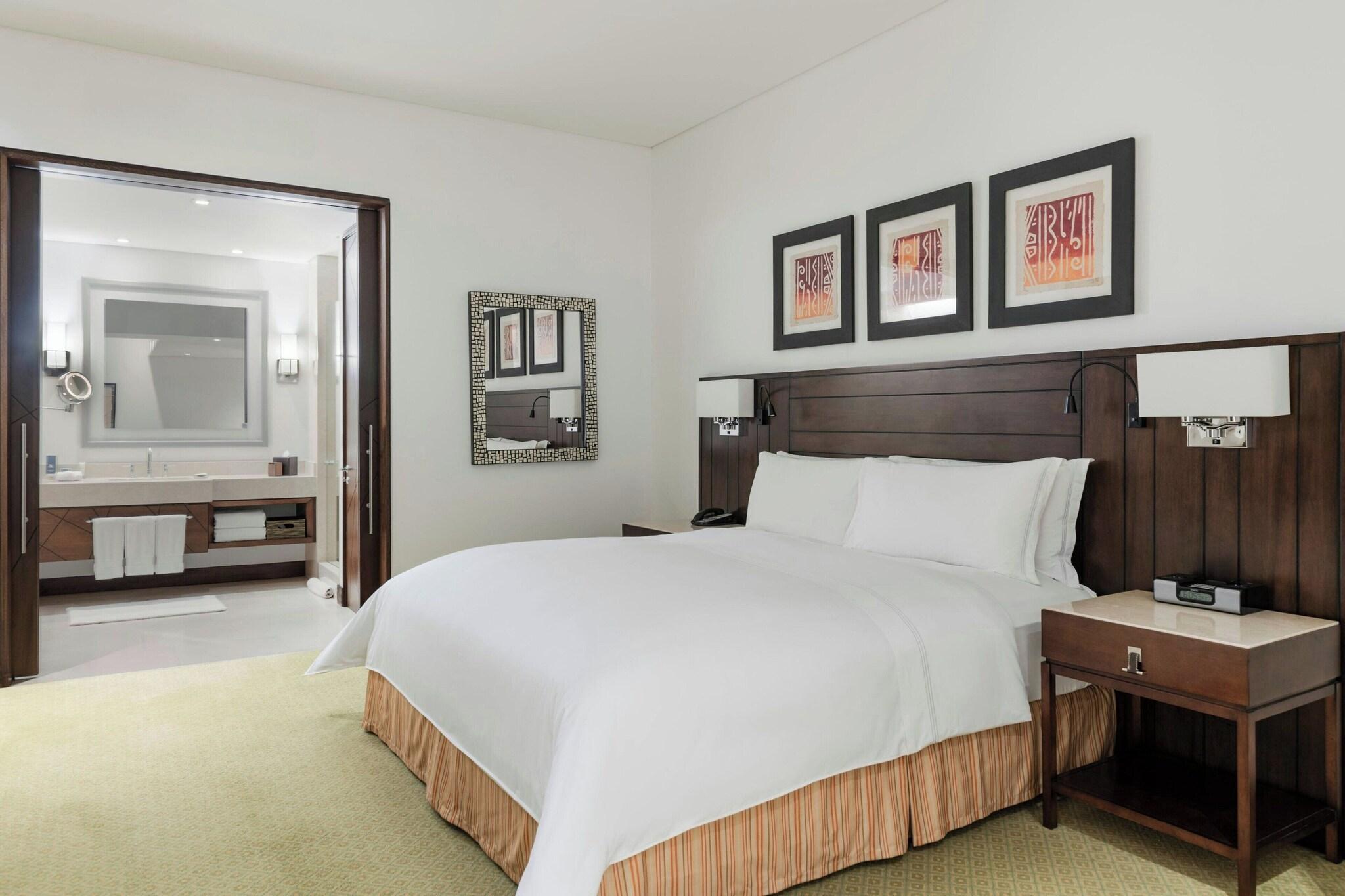 Studio Executive King Bed