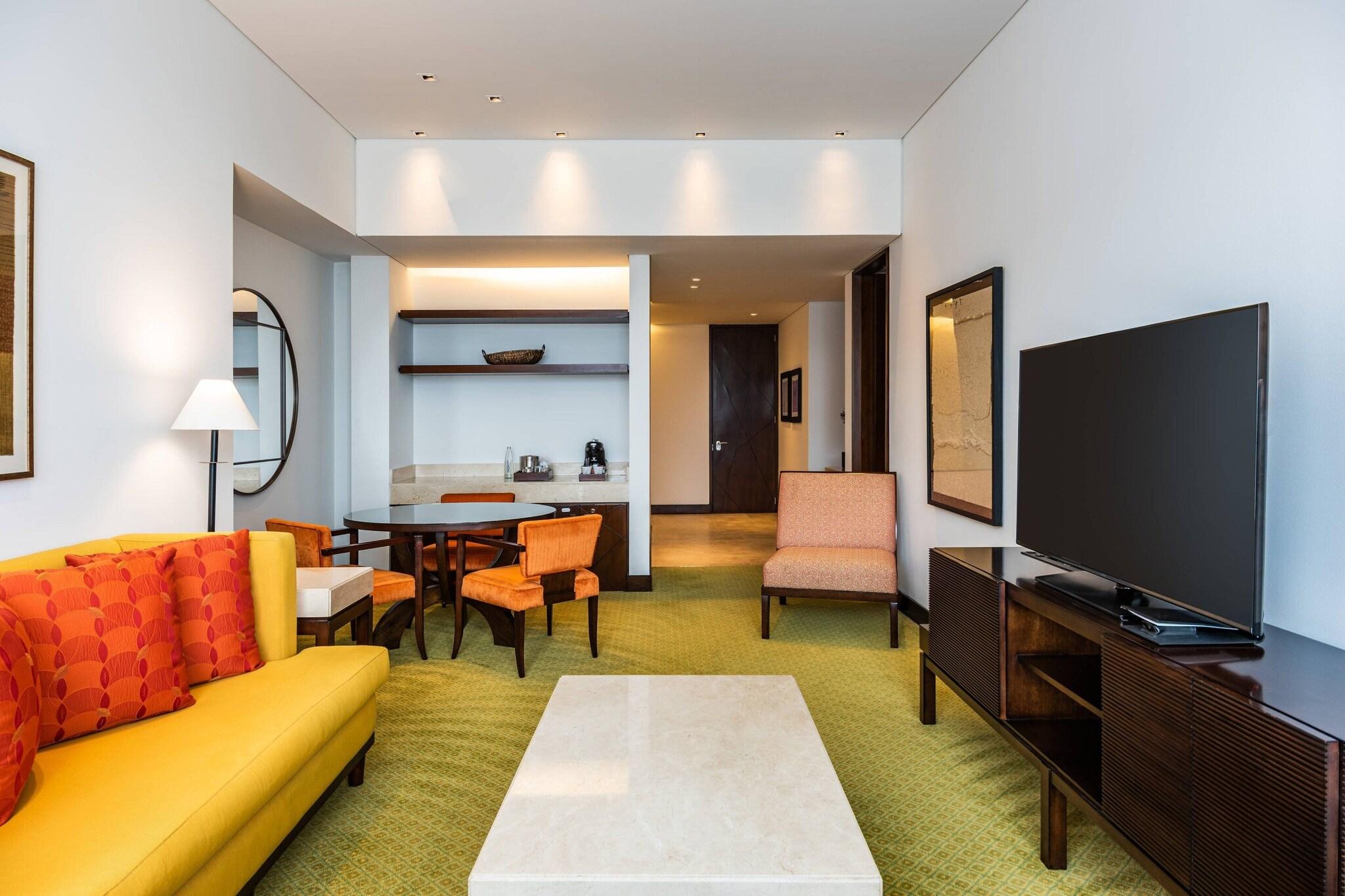 Junior Suite King Bed One Bedroom 