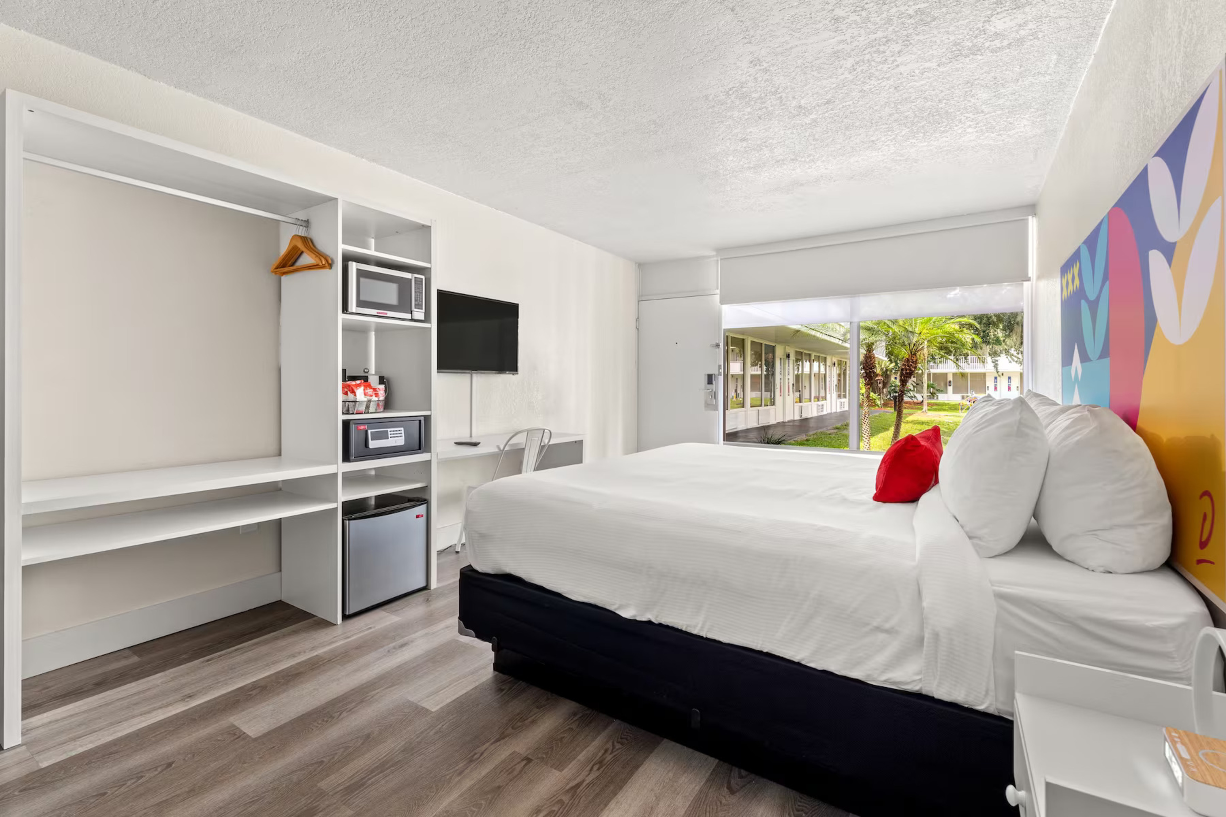 Double Pool View King Bed