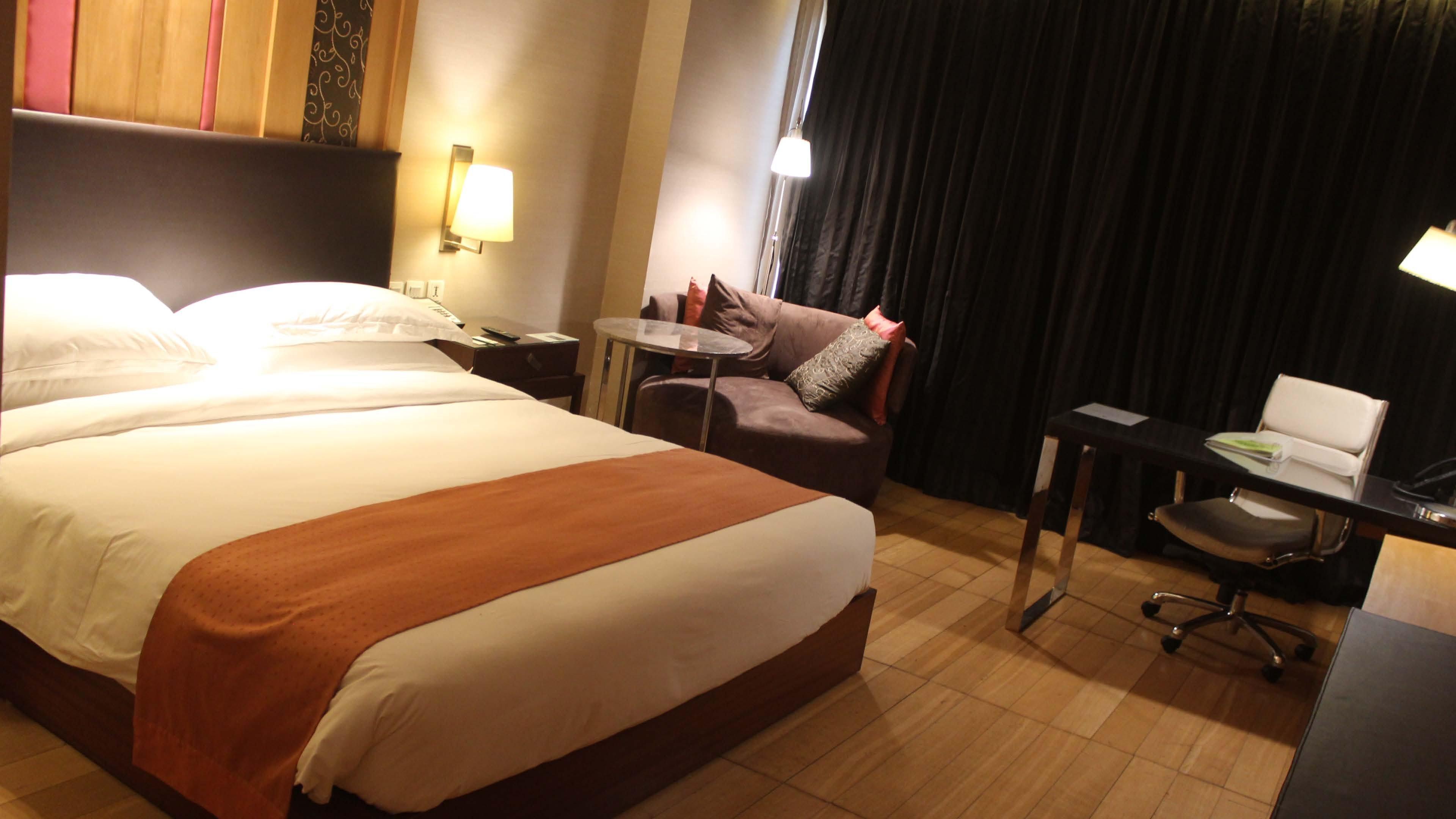 Double Accessible King Size Bed