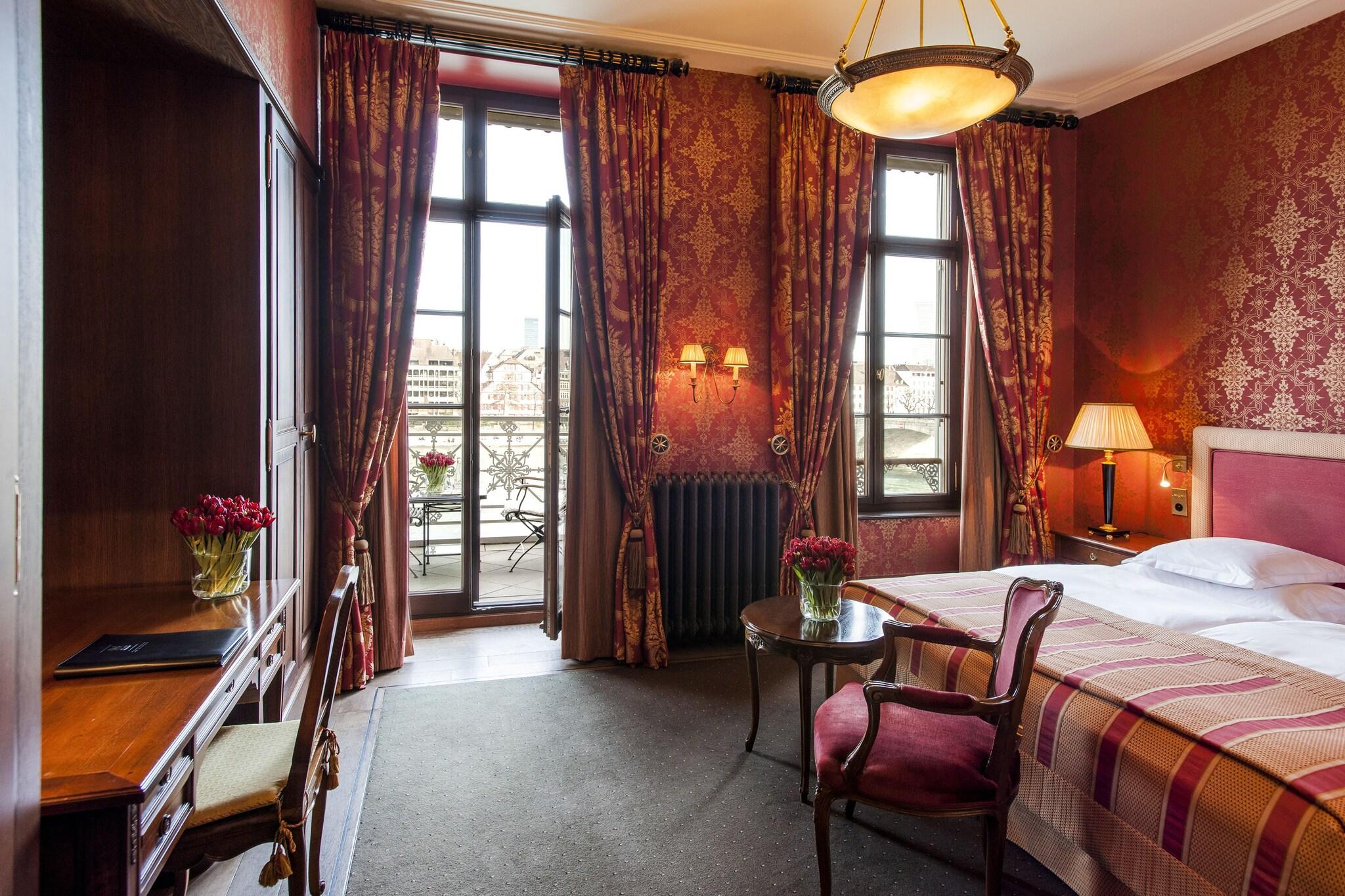 Double or Twin King Size Bed