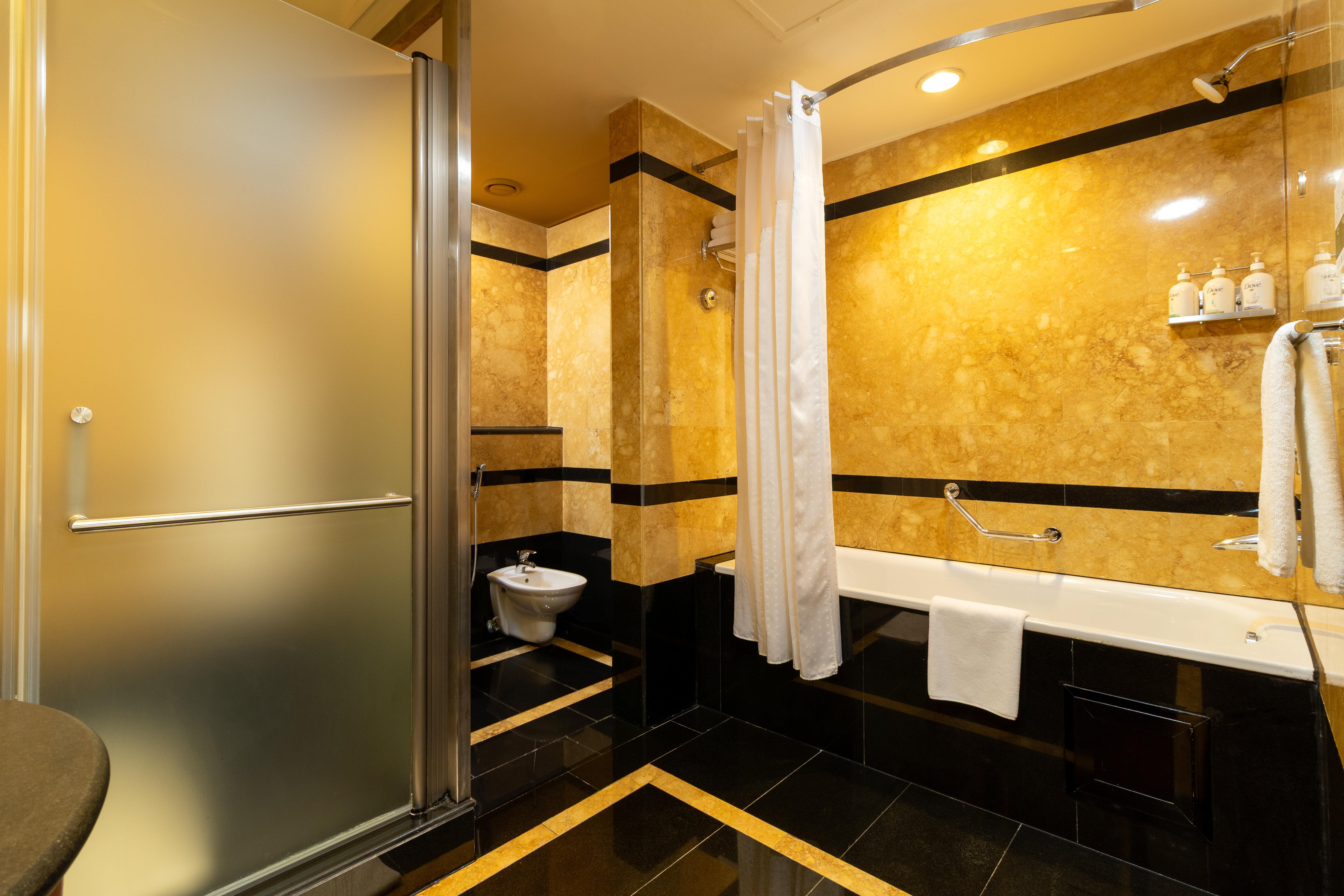 Suite Sea View King Bed