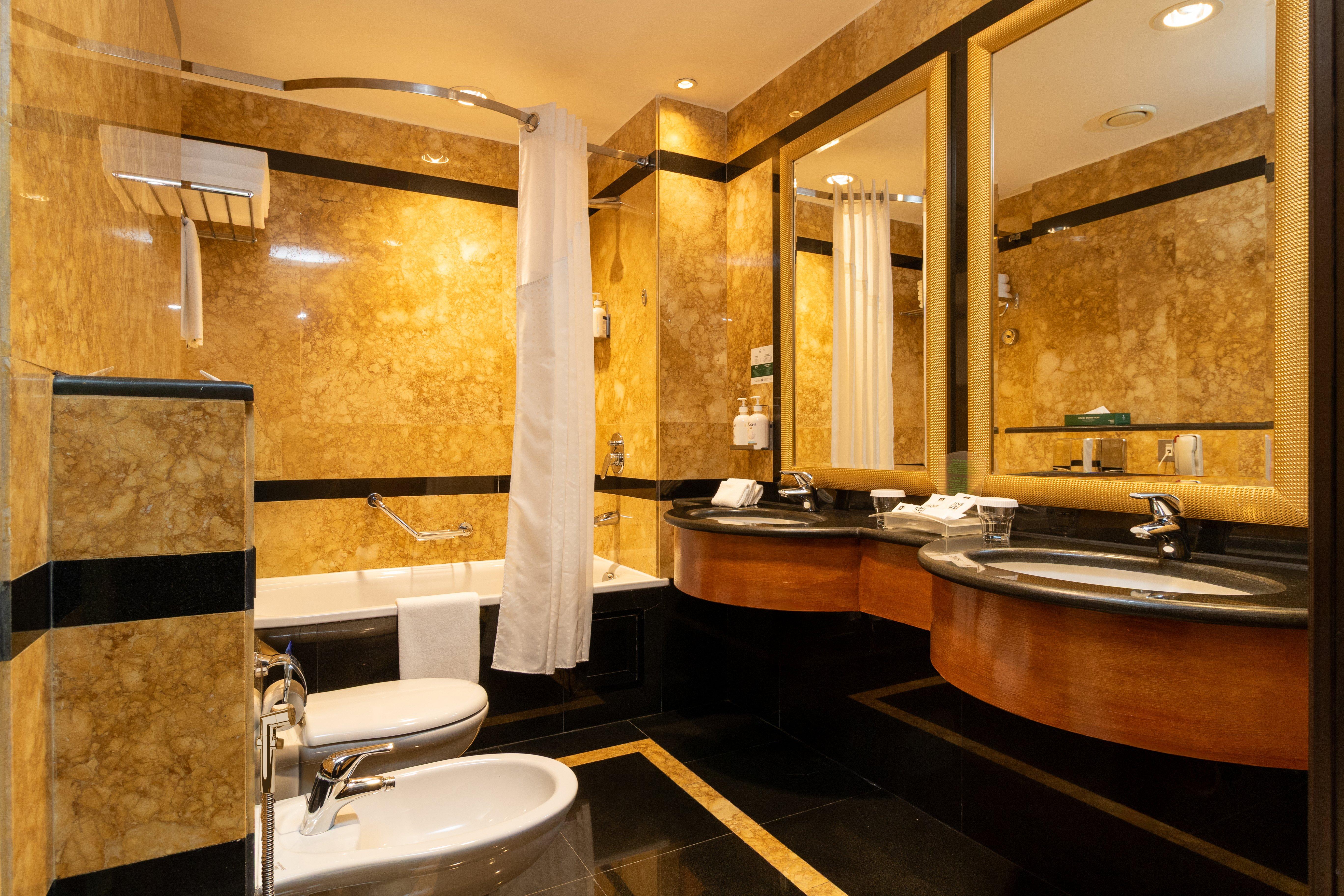 Suite Sea View King Bed