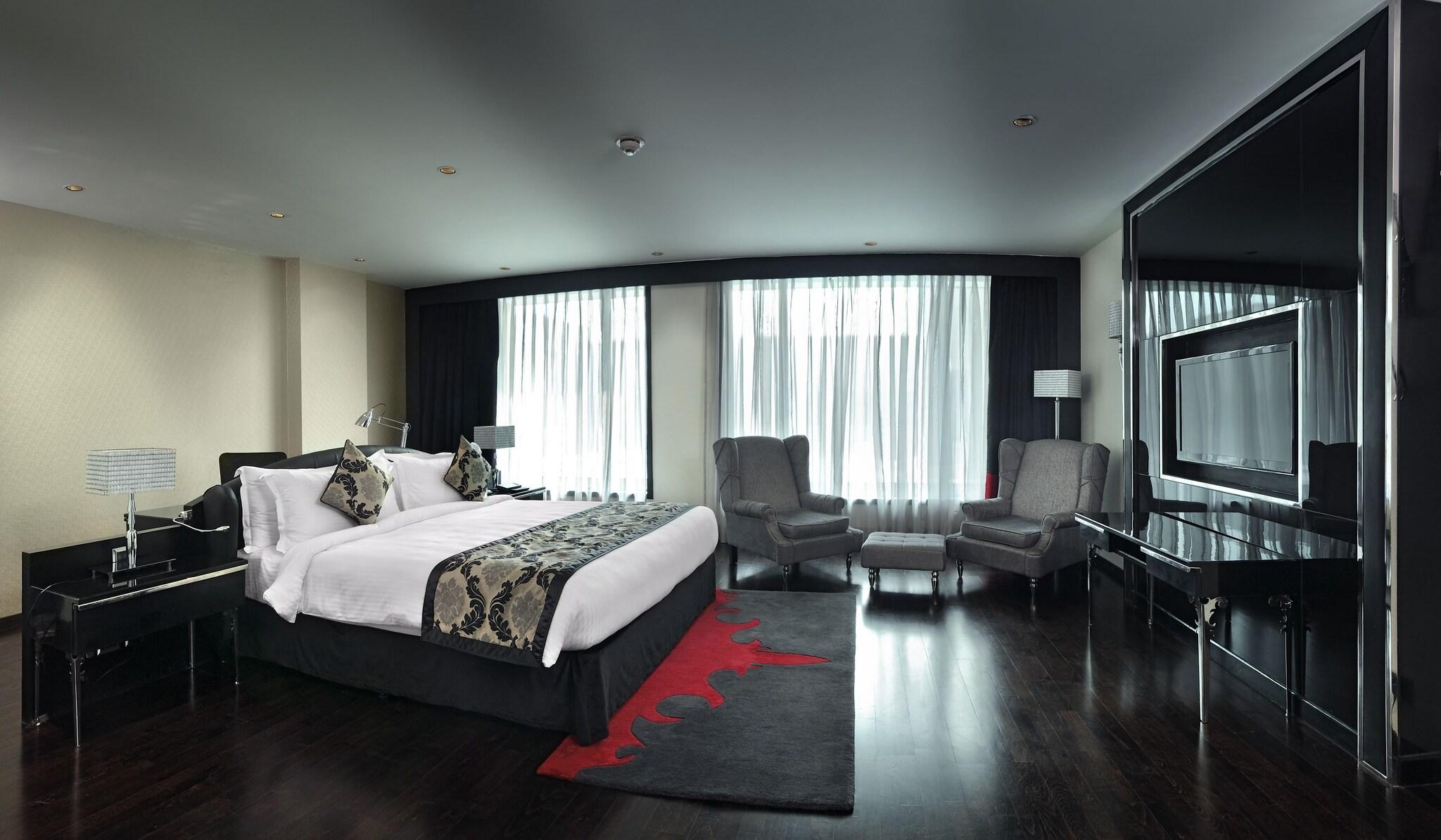 Junior Suite King Size Bed