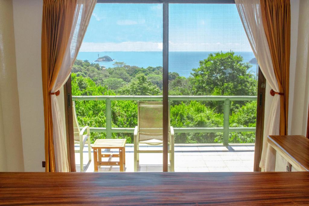 Double Superior Partial Ocean View