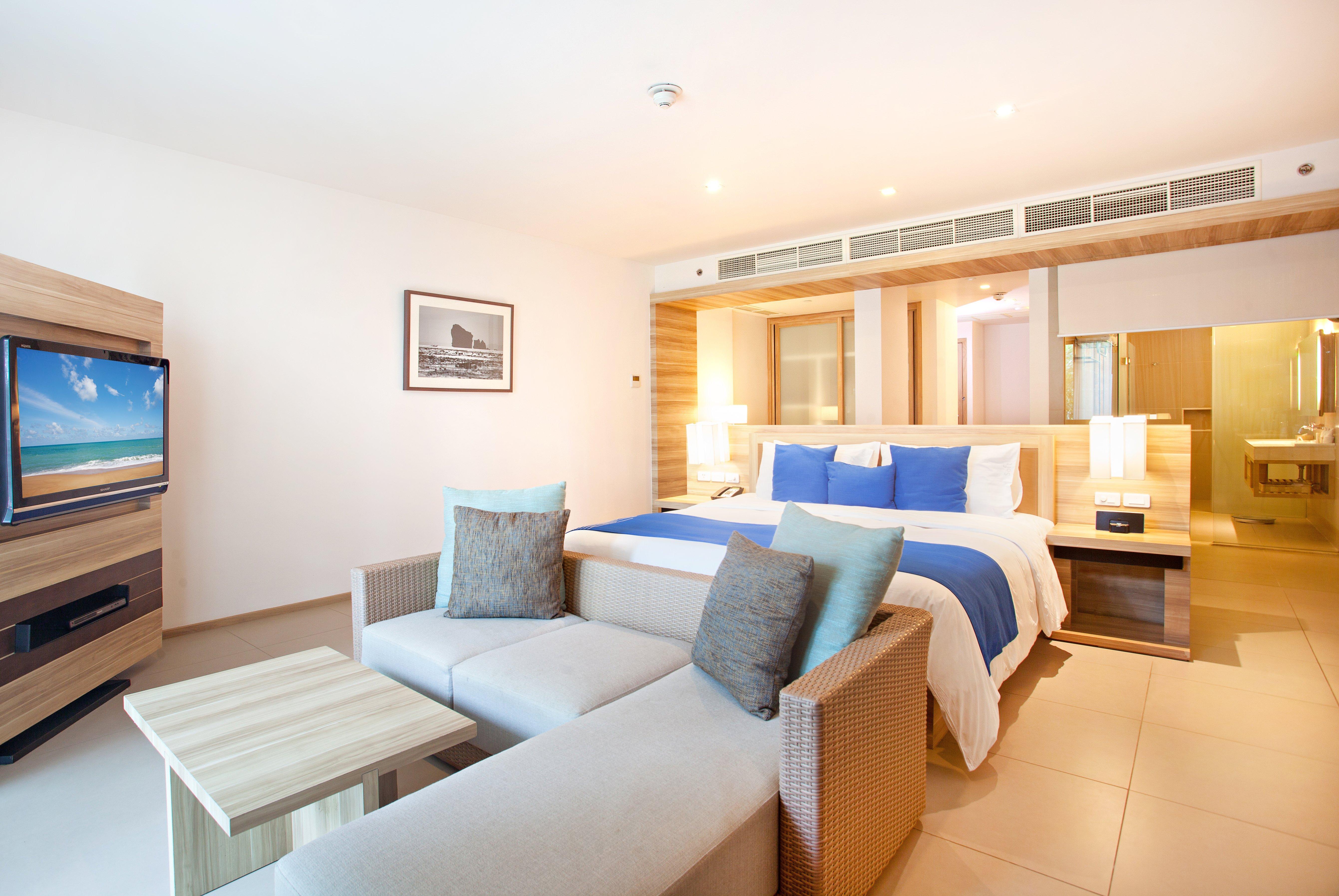 Junior Suite Garden View King Bed