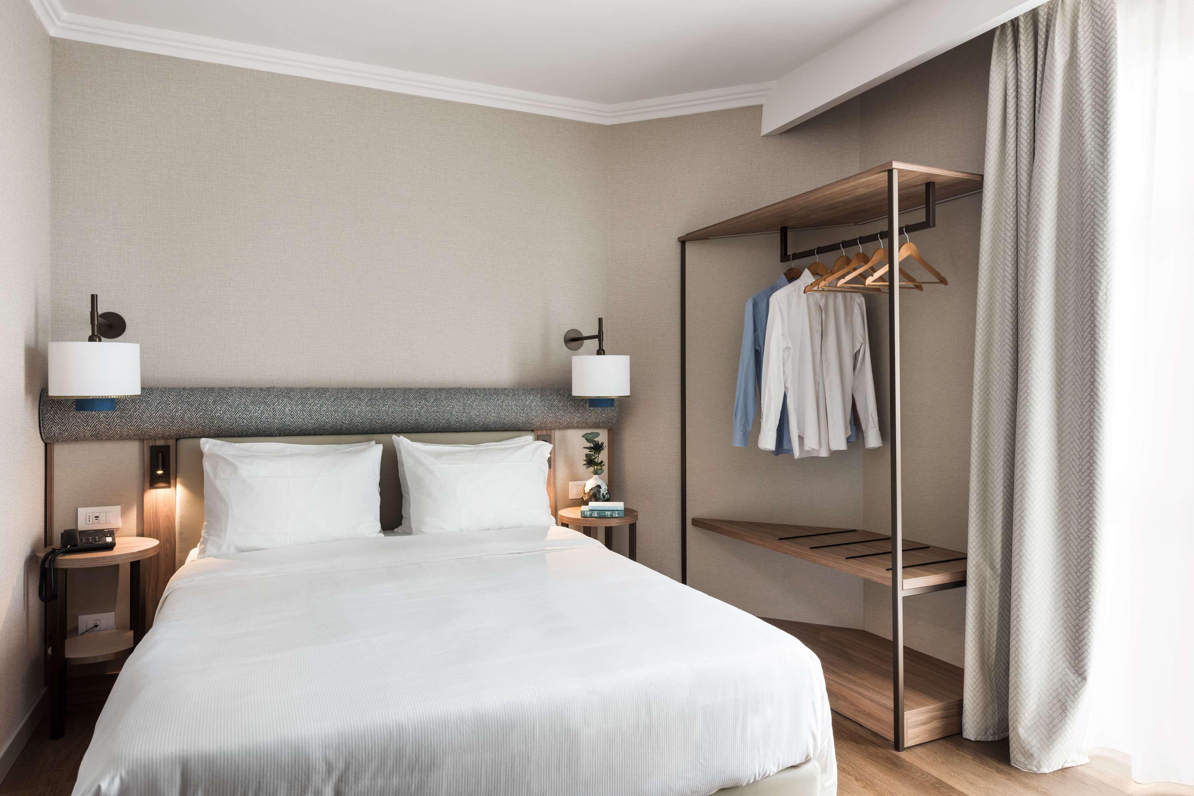 Double Guest Room Queen Bed