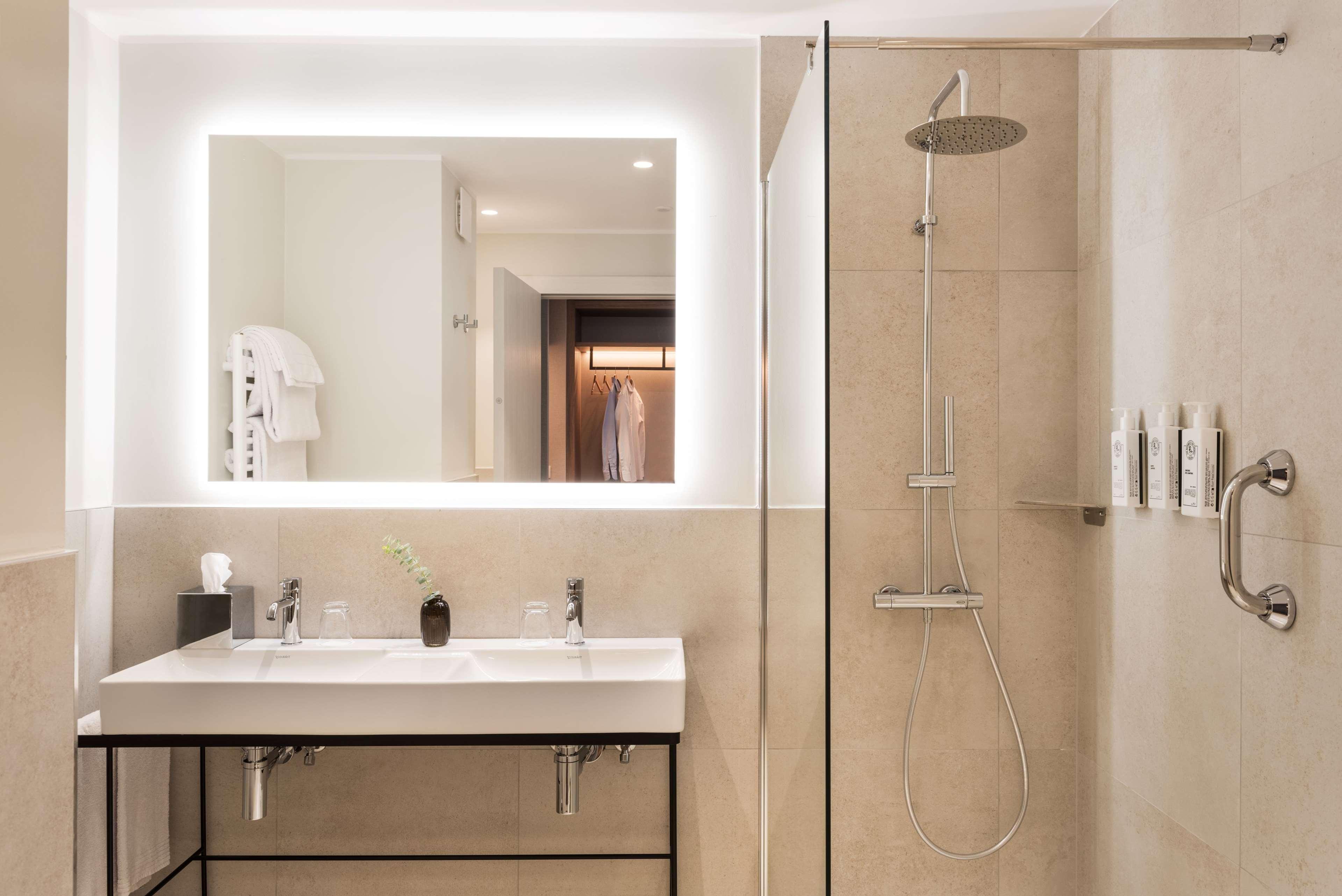 Junior Suite King Size Bed