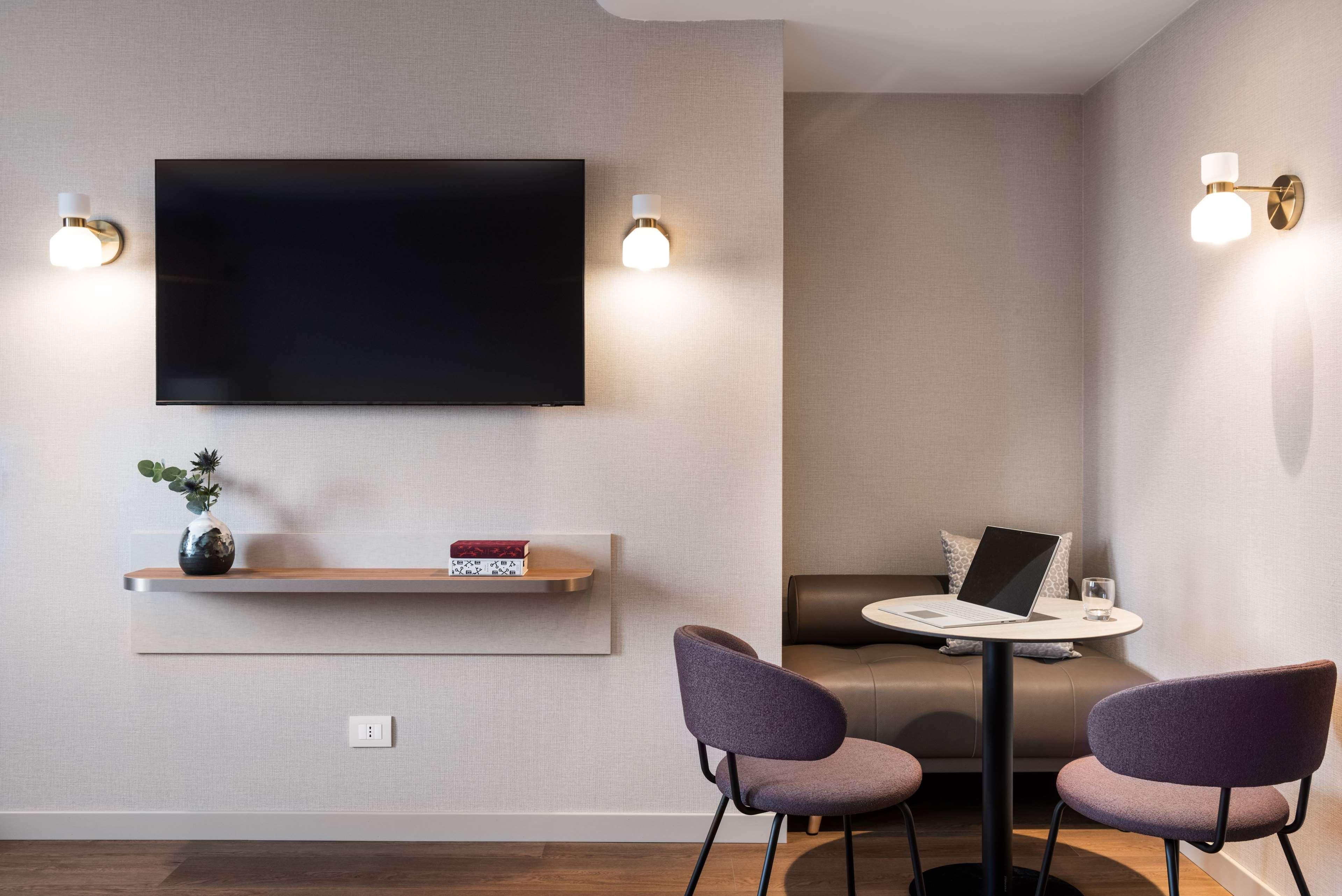 Junior Suite King Size Bed