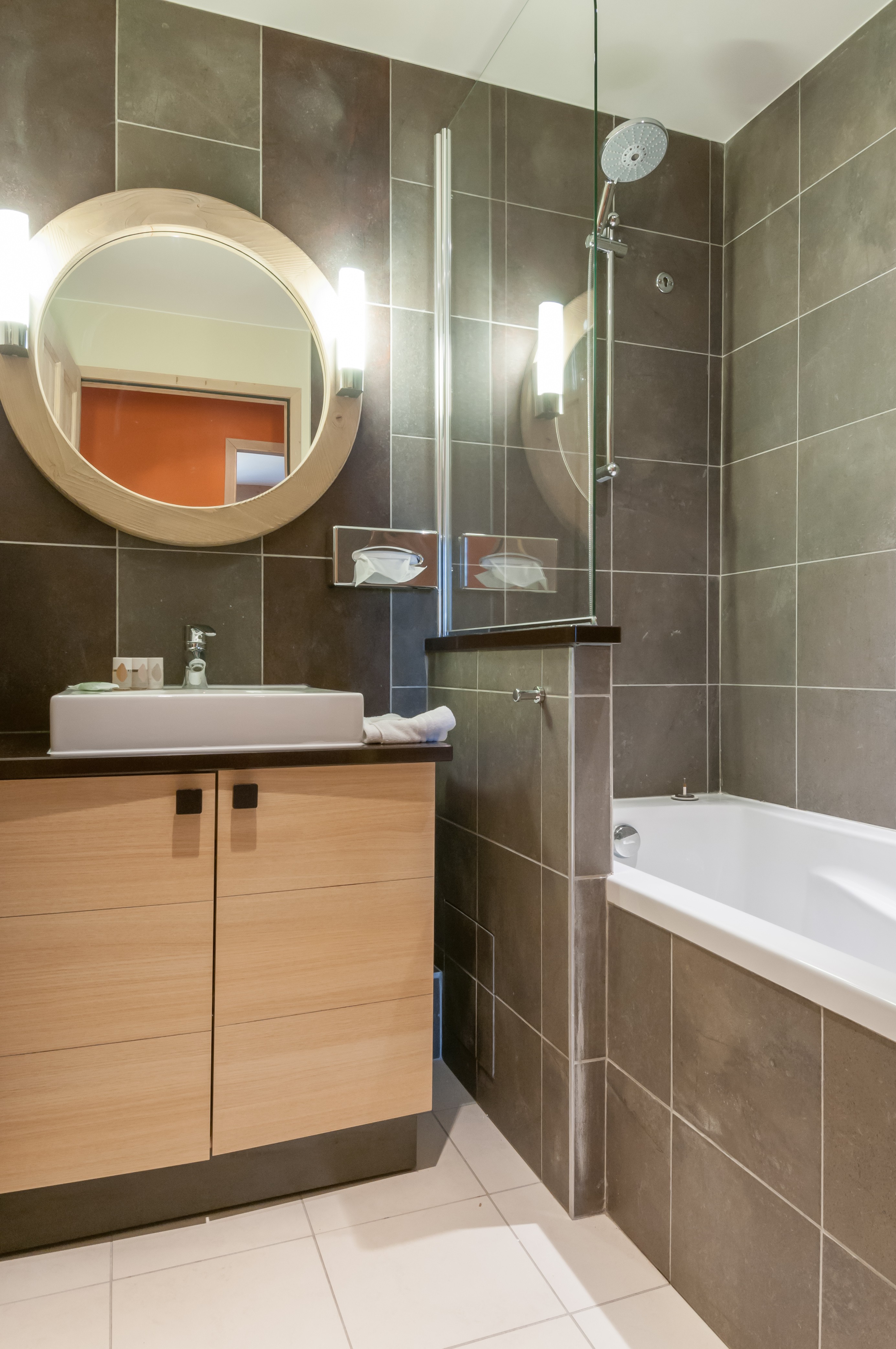 Apartment Capacity 4