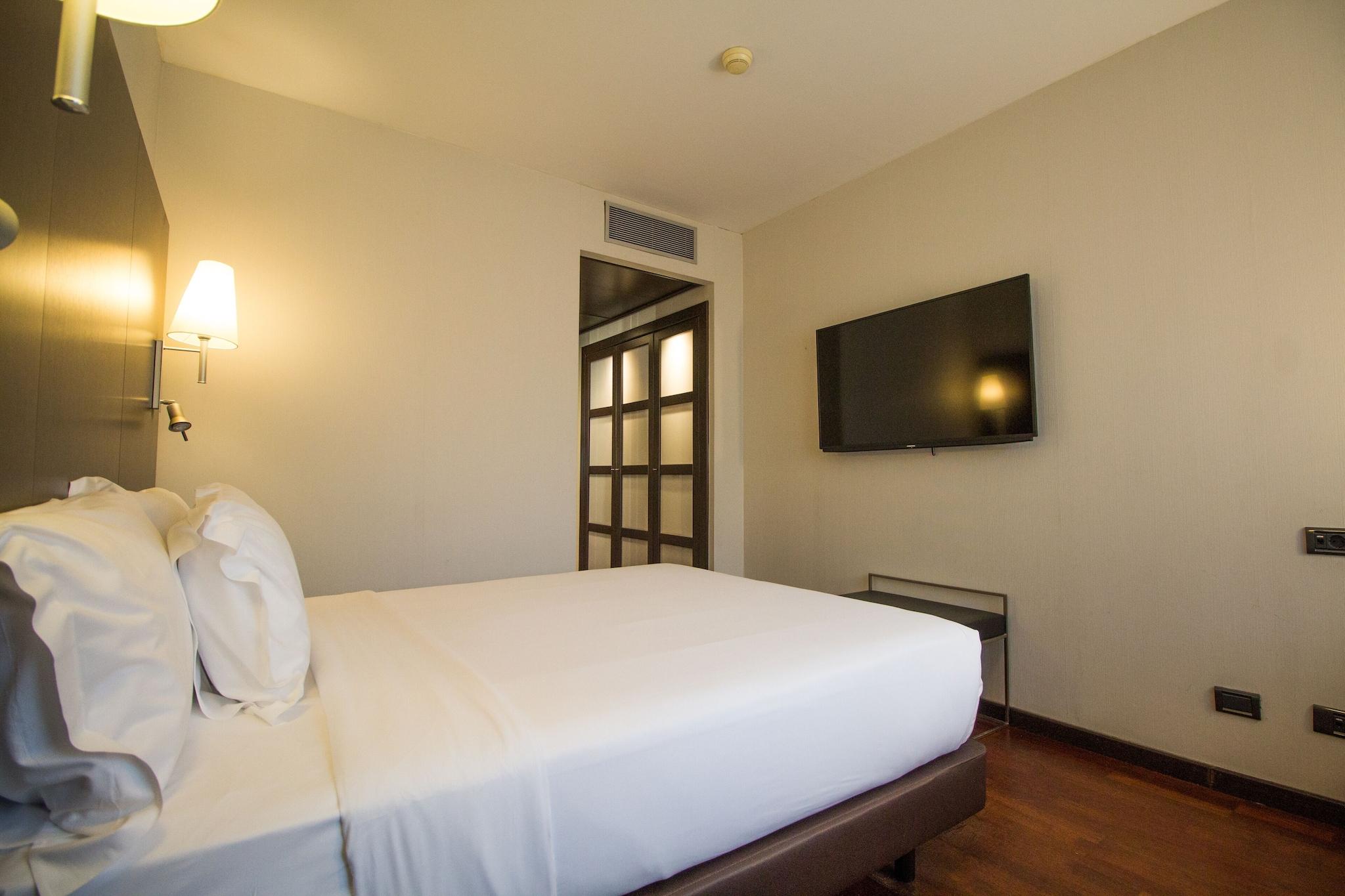 Double Queen Size Bed