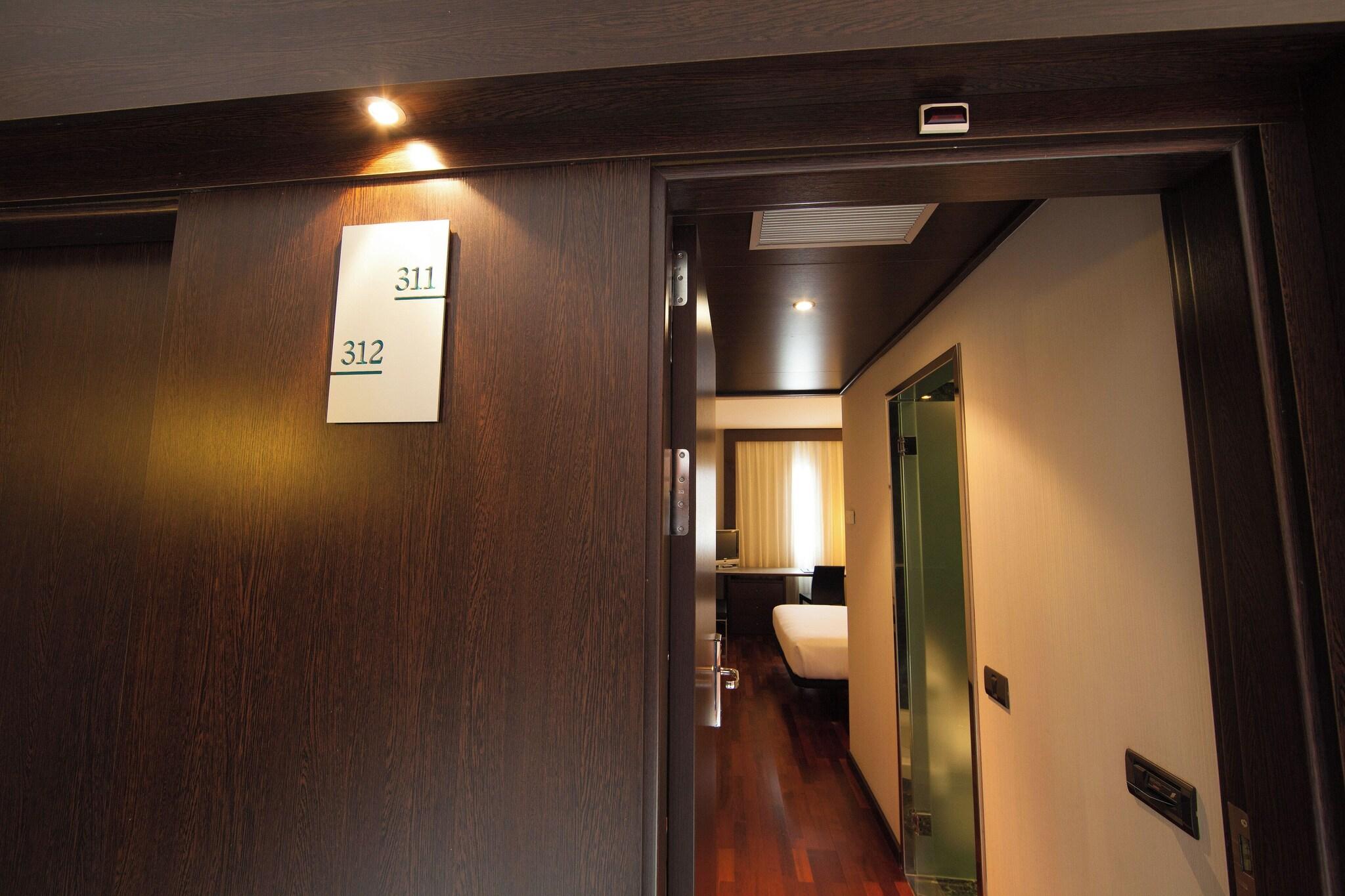 Double Single Queen Size Bed