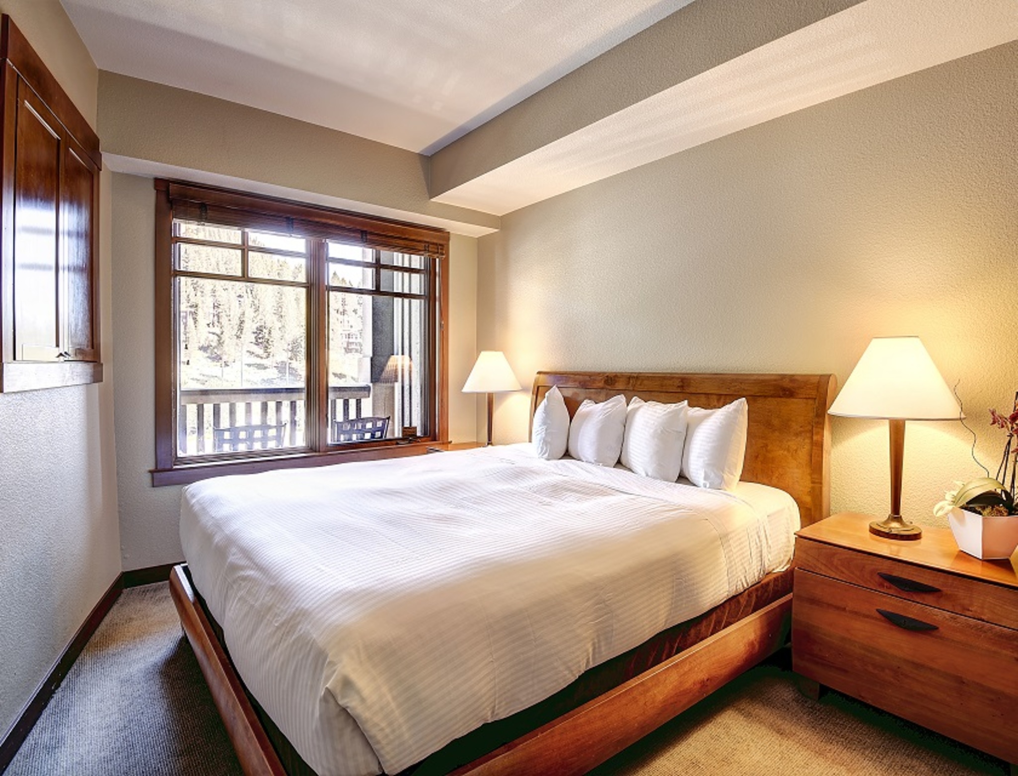 Double King Bed One Bedroom 