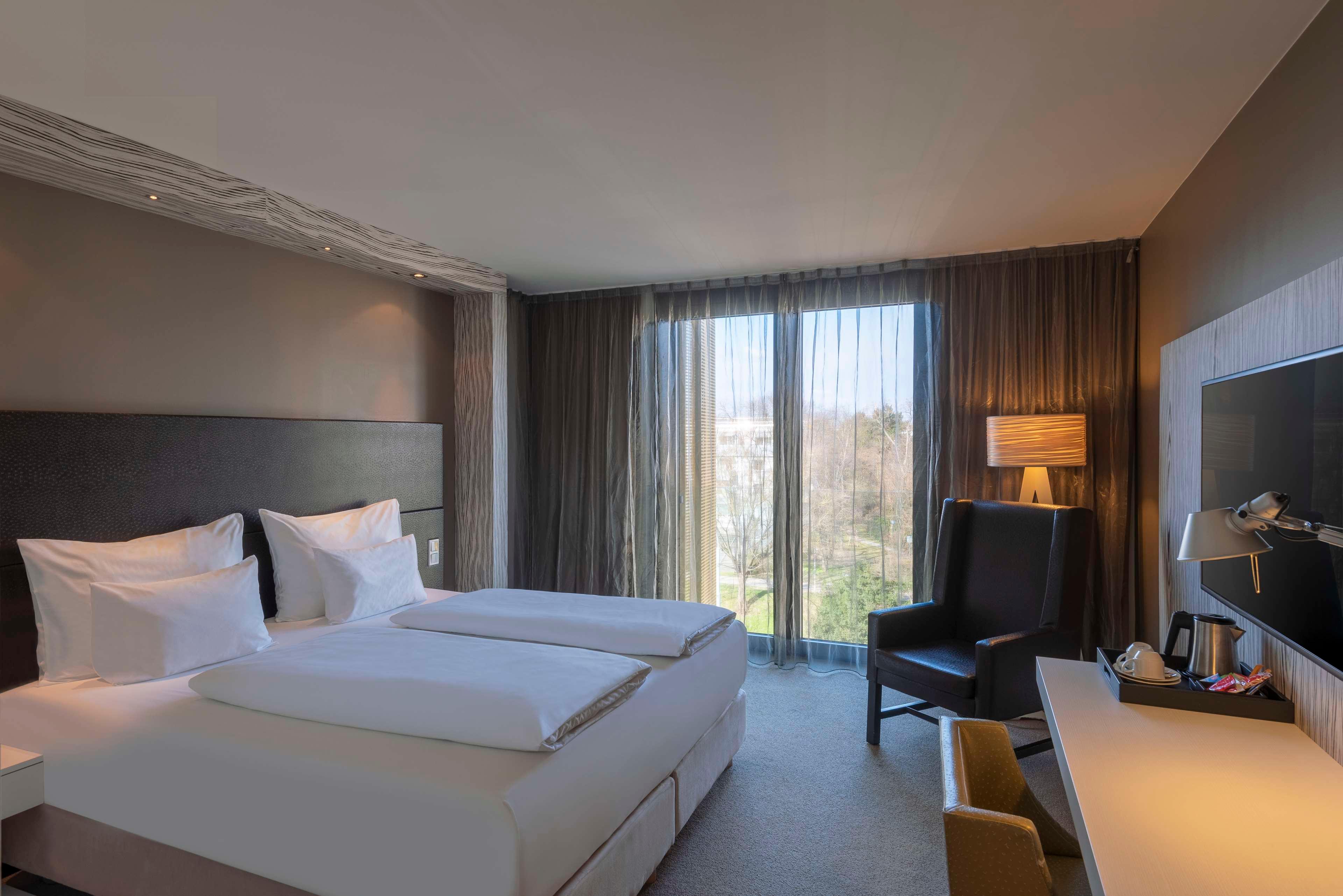 Double Guest Room King Bed