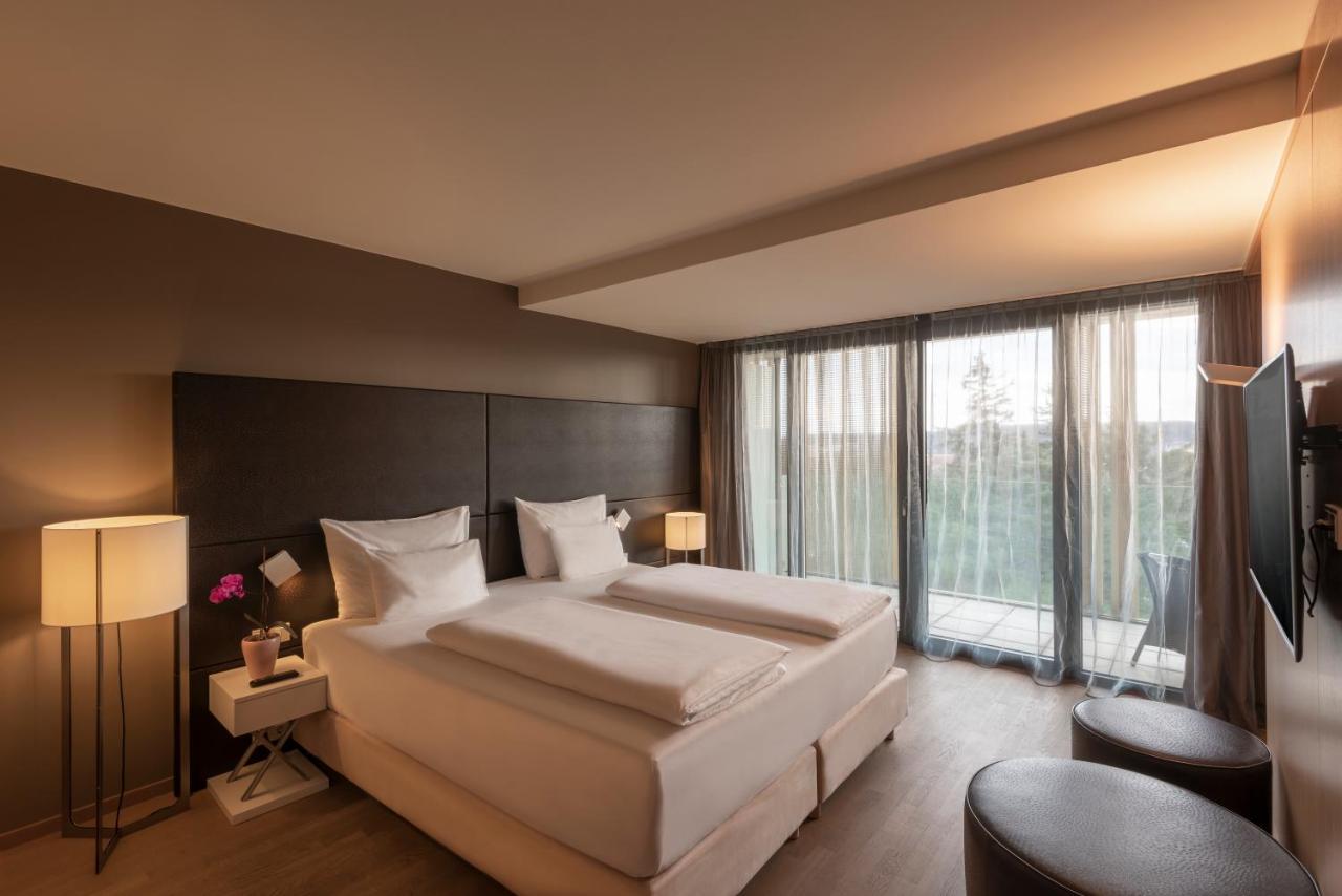 Double Guest Room King Bed