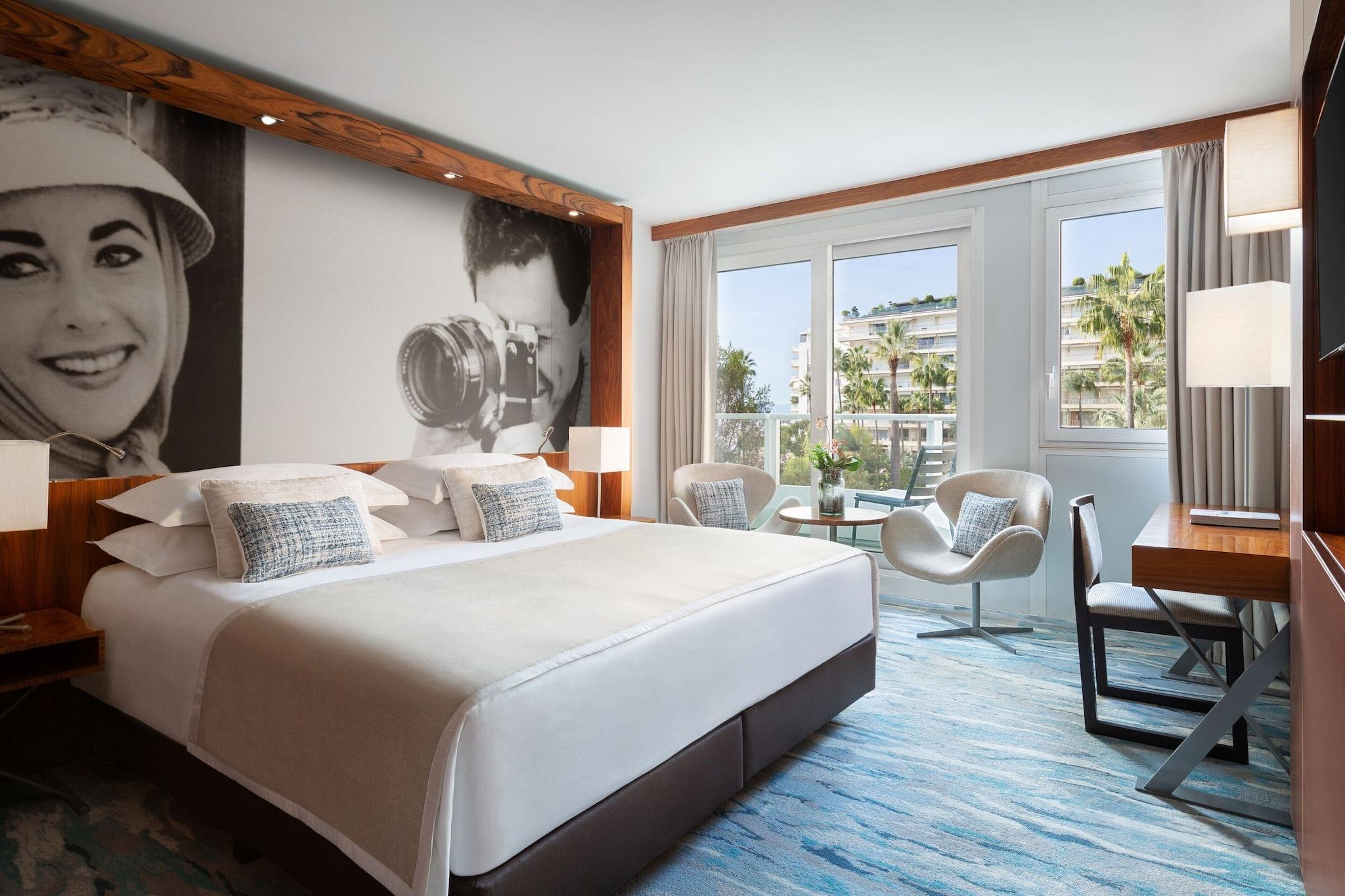 Double Deluxe King Bed