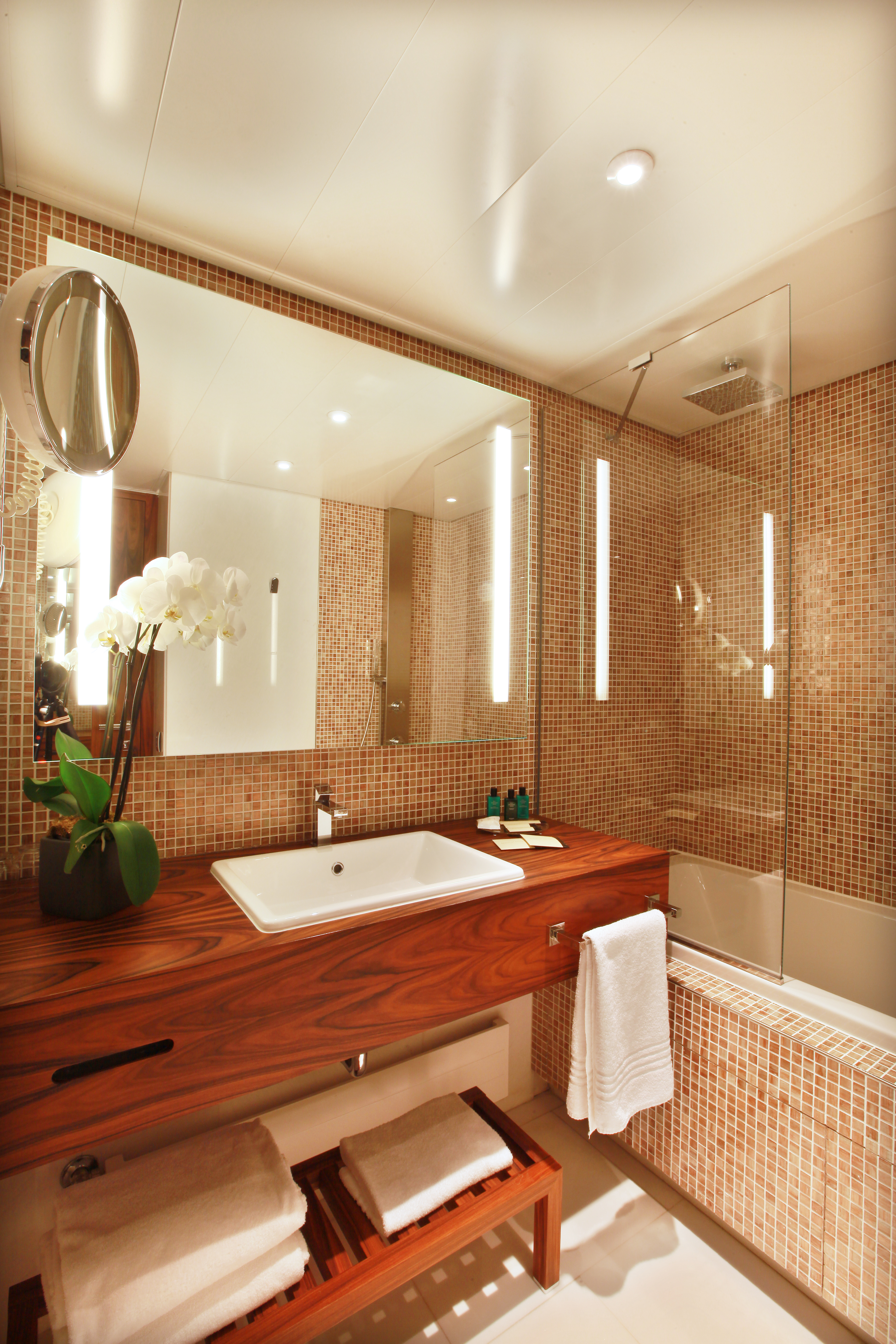 Twin Deluxe City View