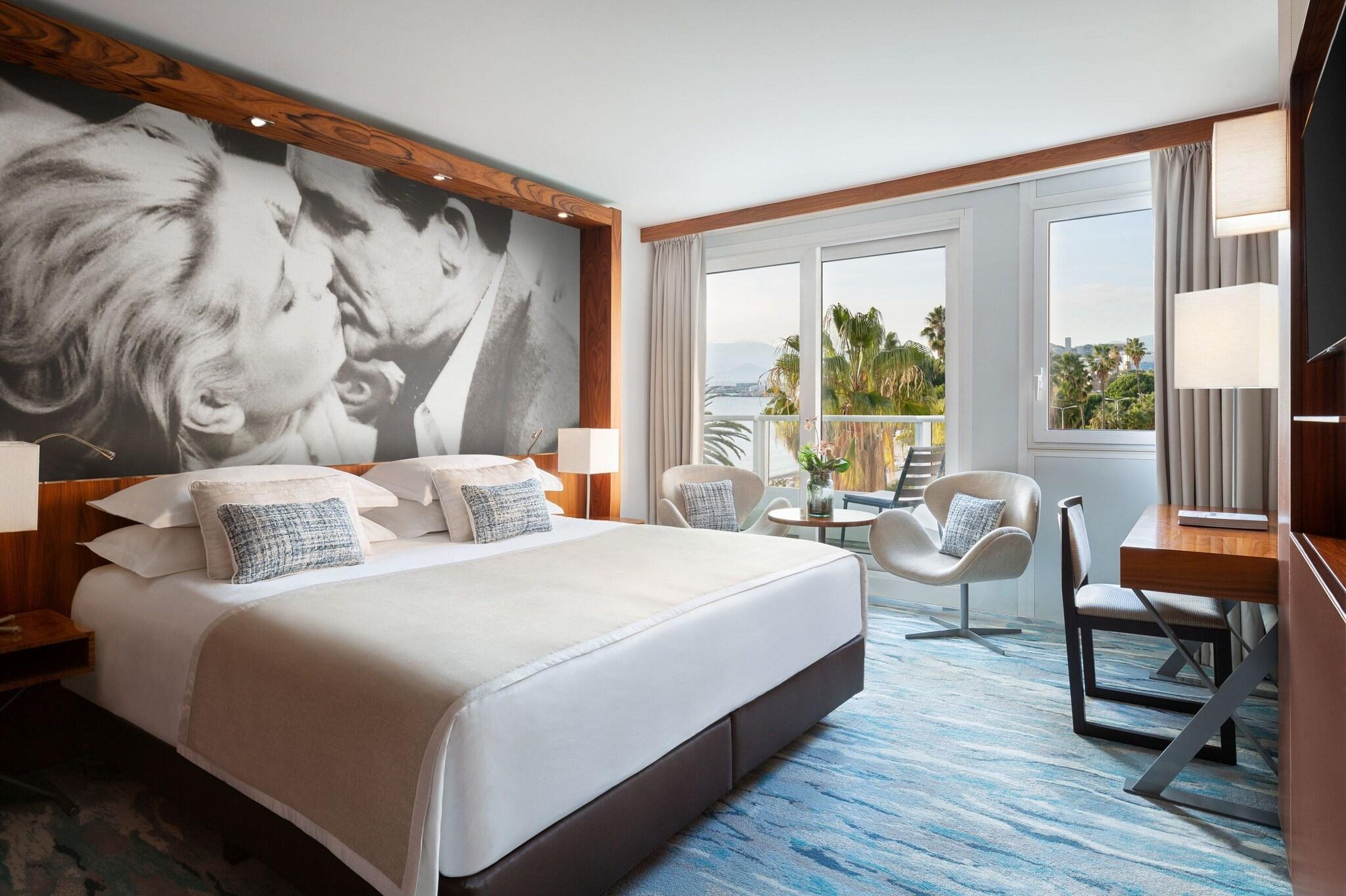 Double Deluxe King Bed