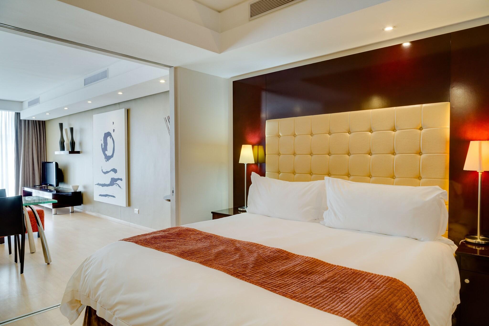 Apartment King Size Bed