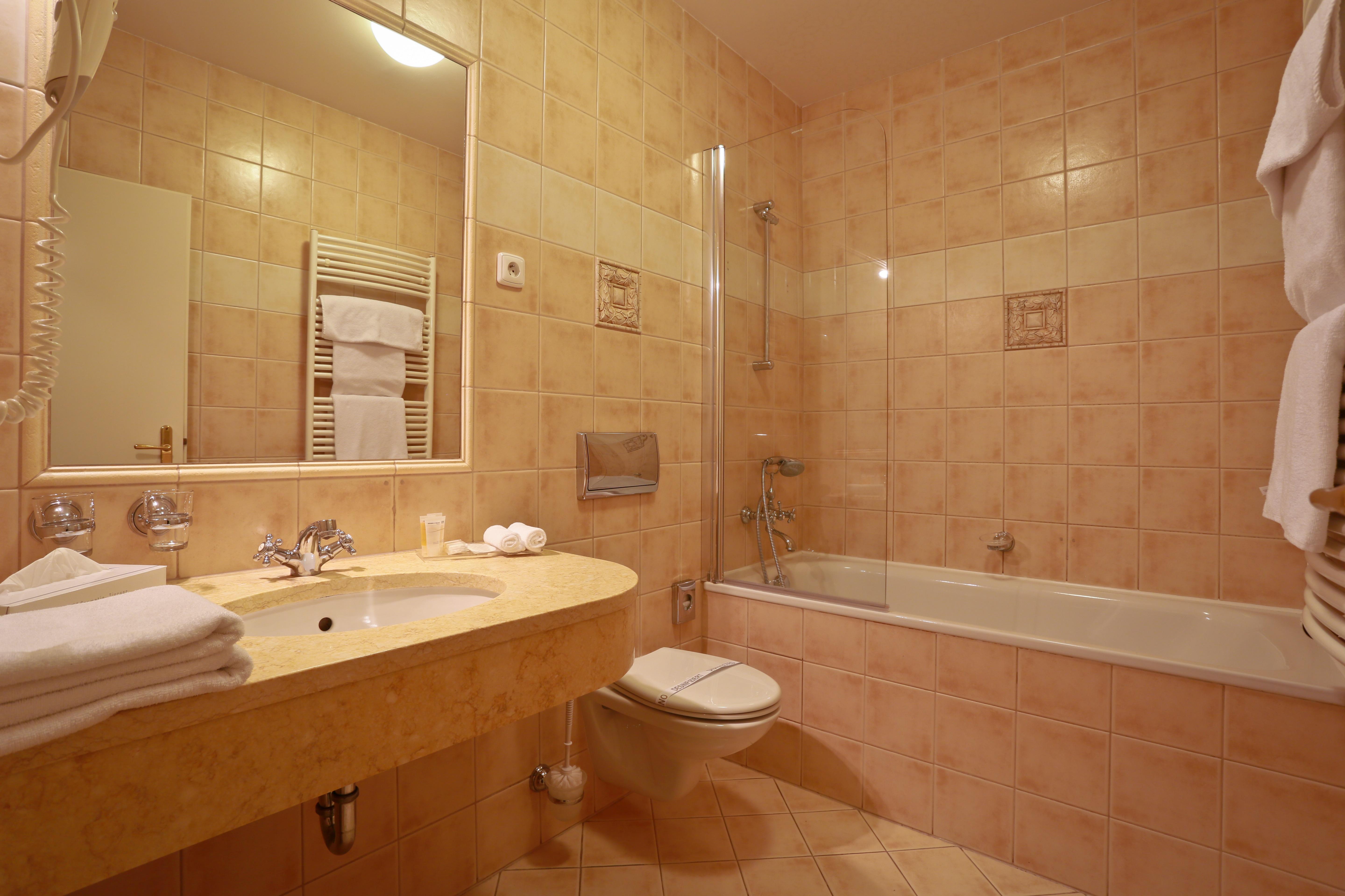 Double or Twin Standard