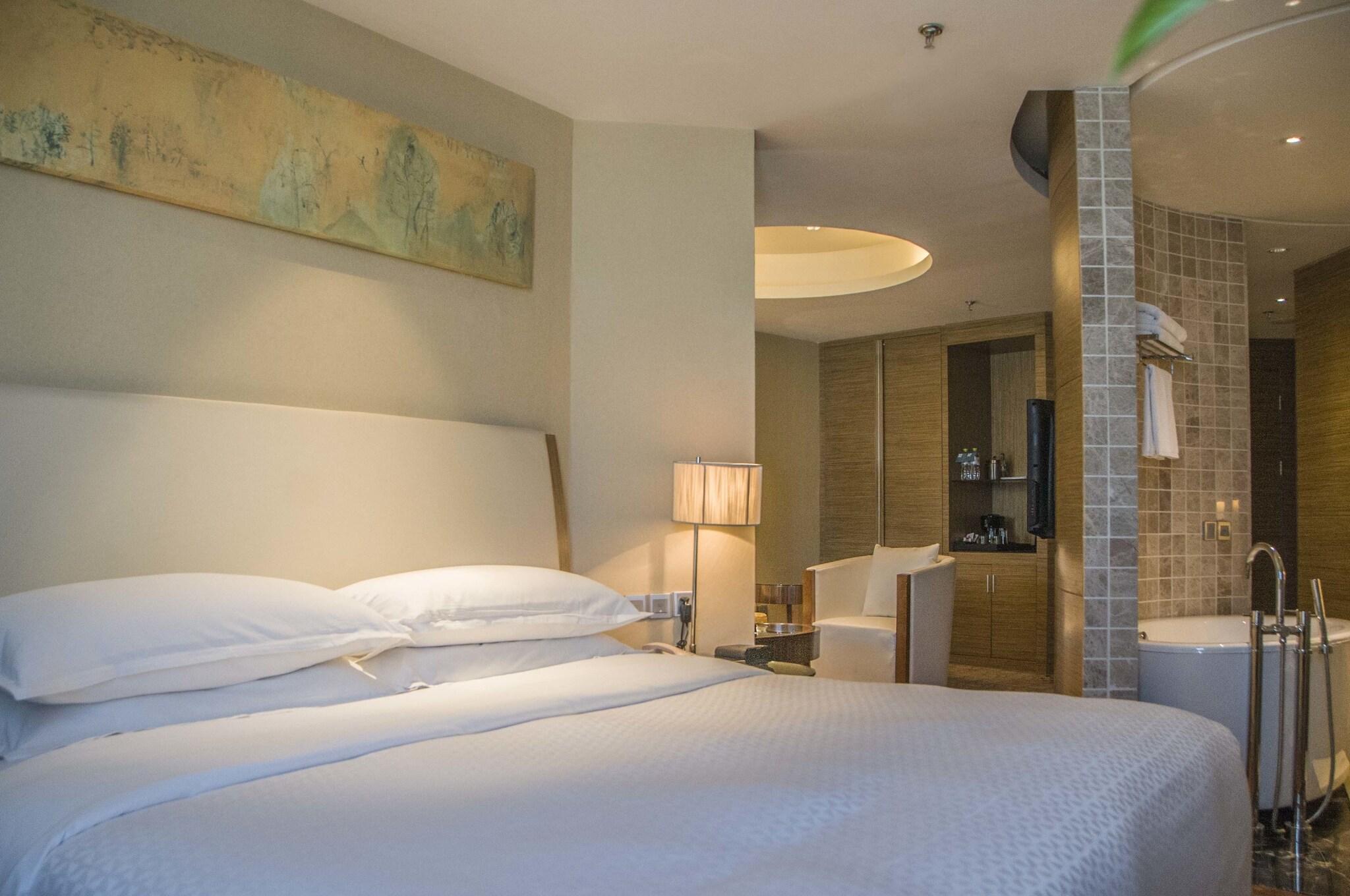 Suite King Bed One Bedroom 