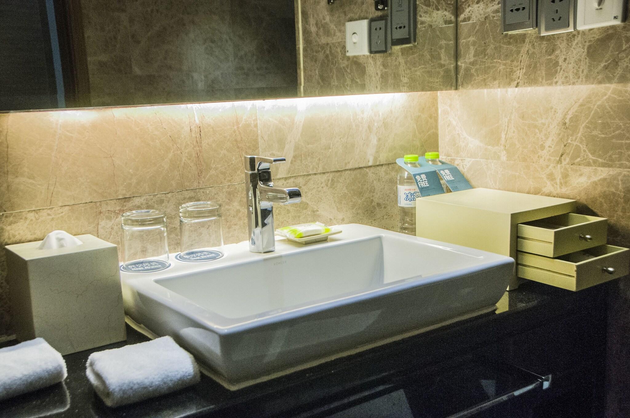 Suite King Bed One Bedroom 