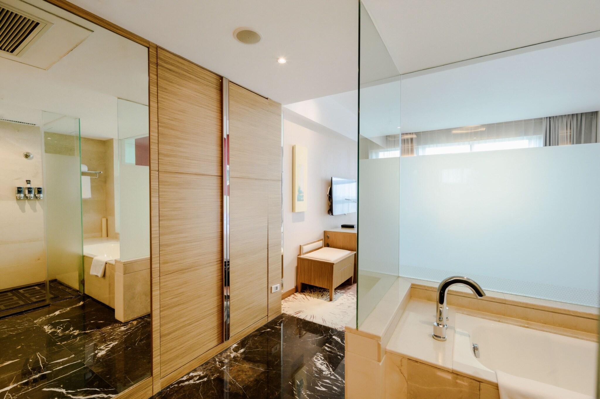 Double Executive King Bed