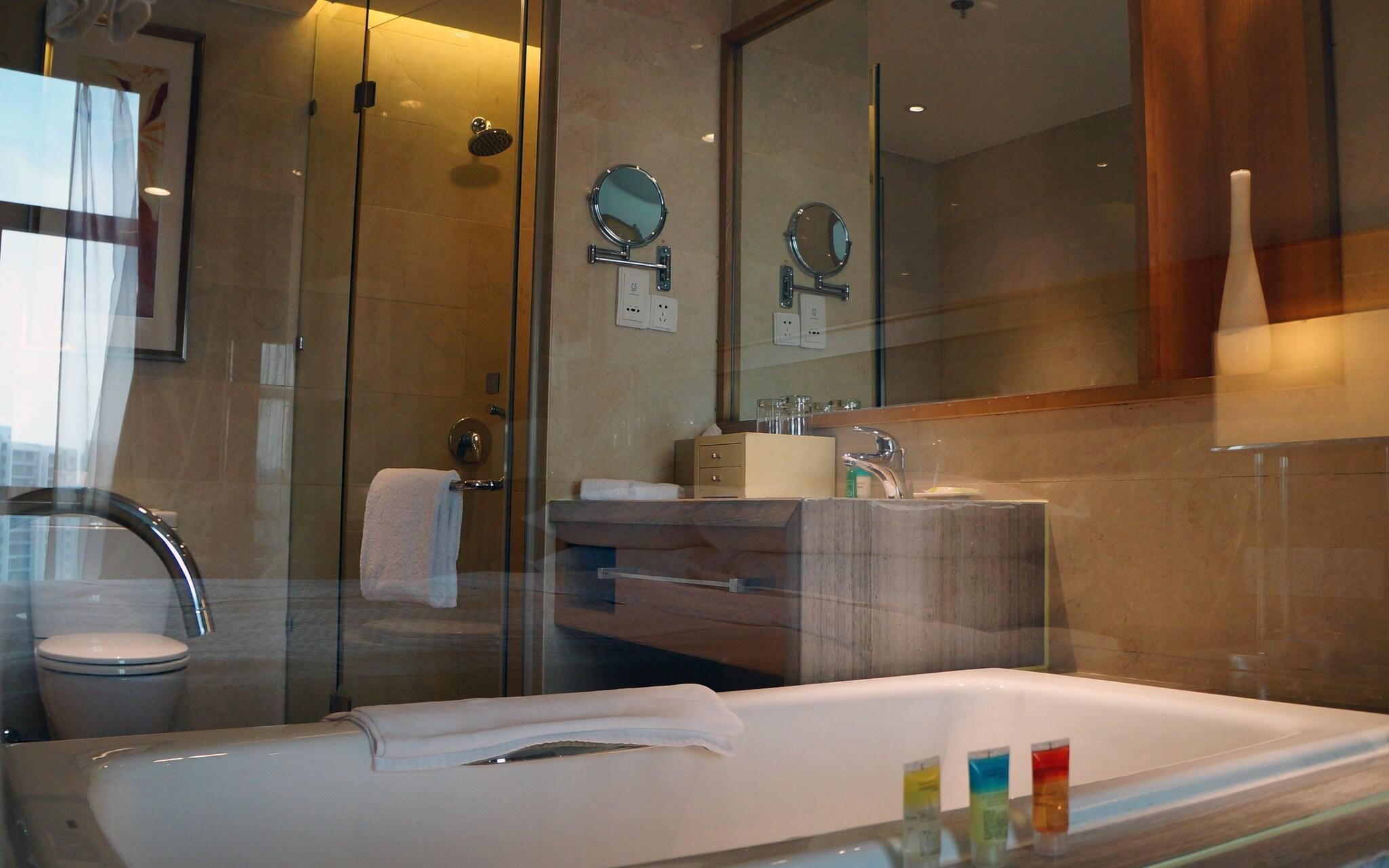 Double Deluxe King Bed