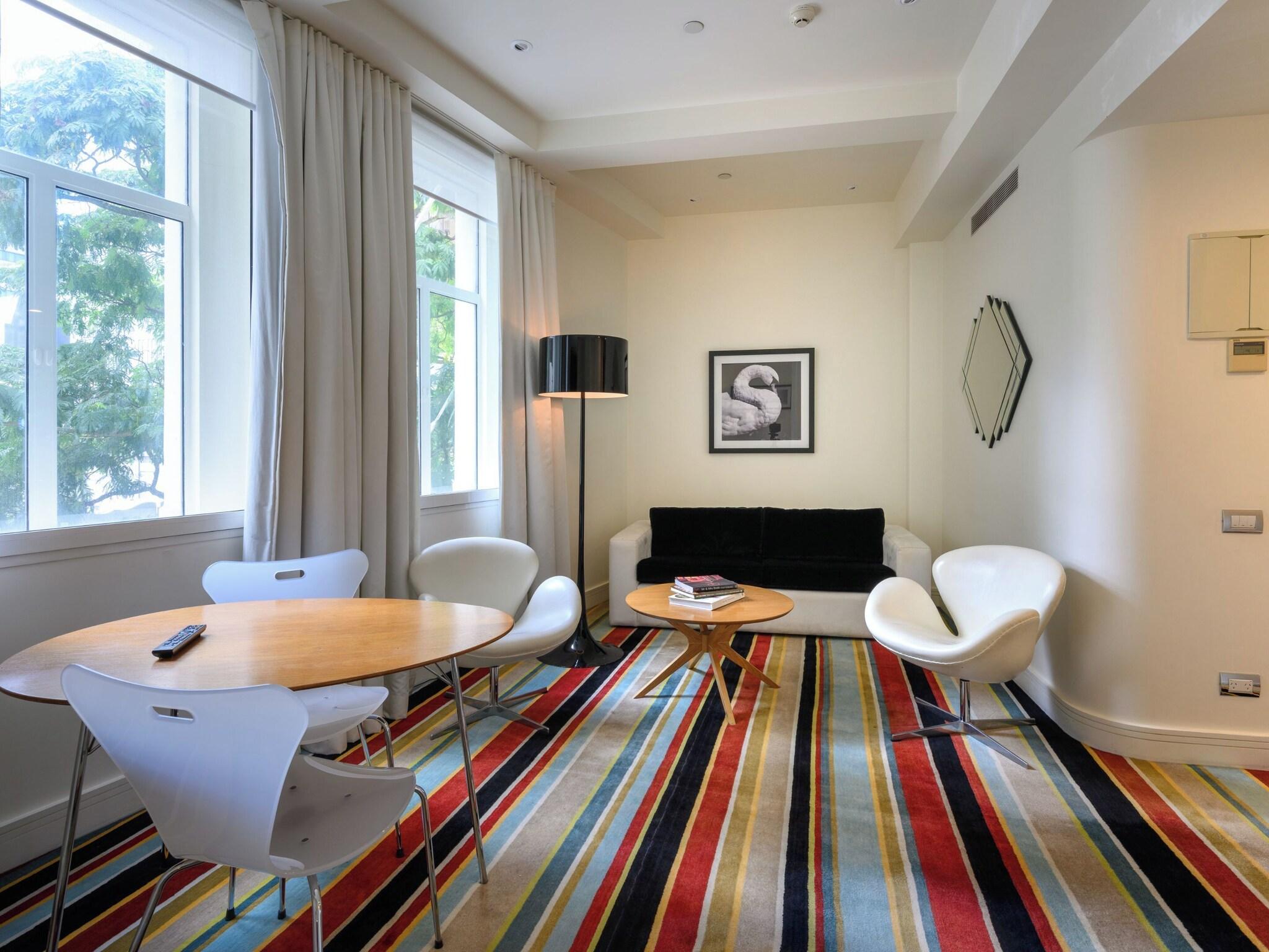 Suite Deluxe King Bed