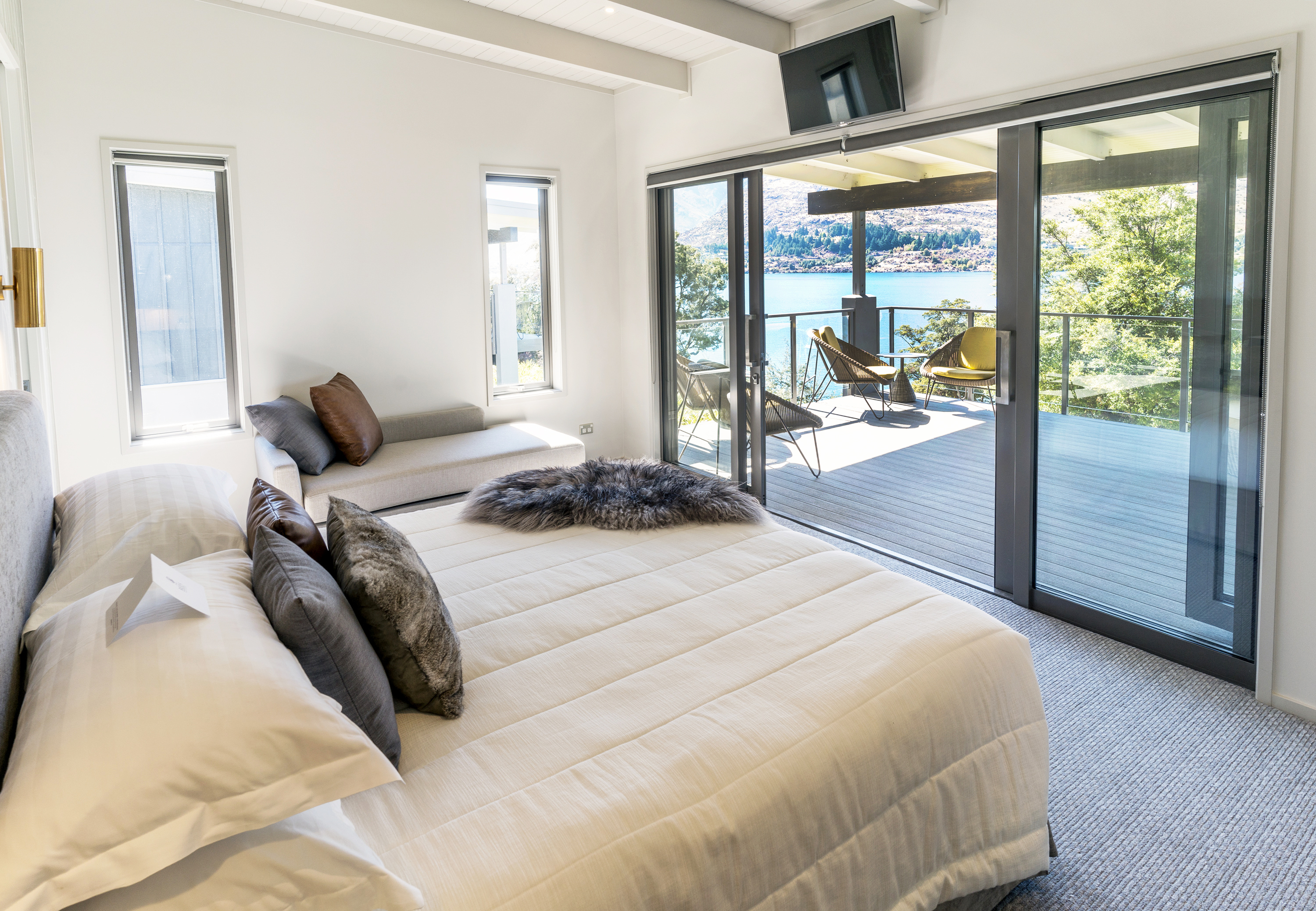 Villa Three Bedrooms Three Bathrooms