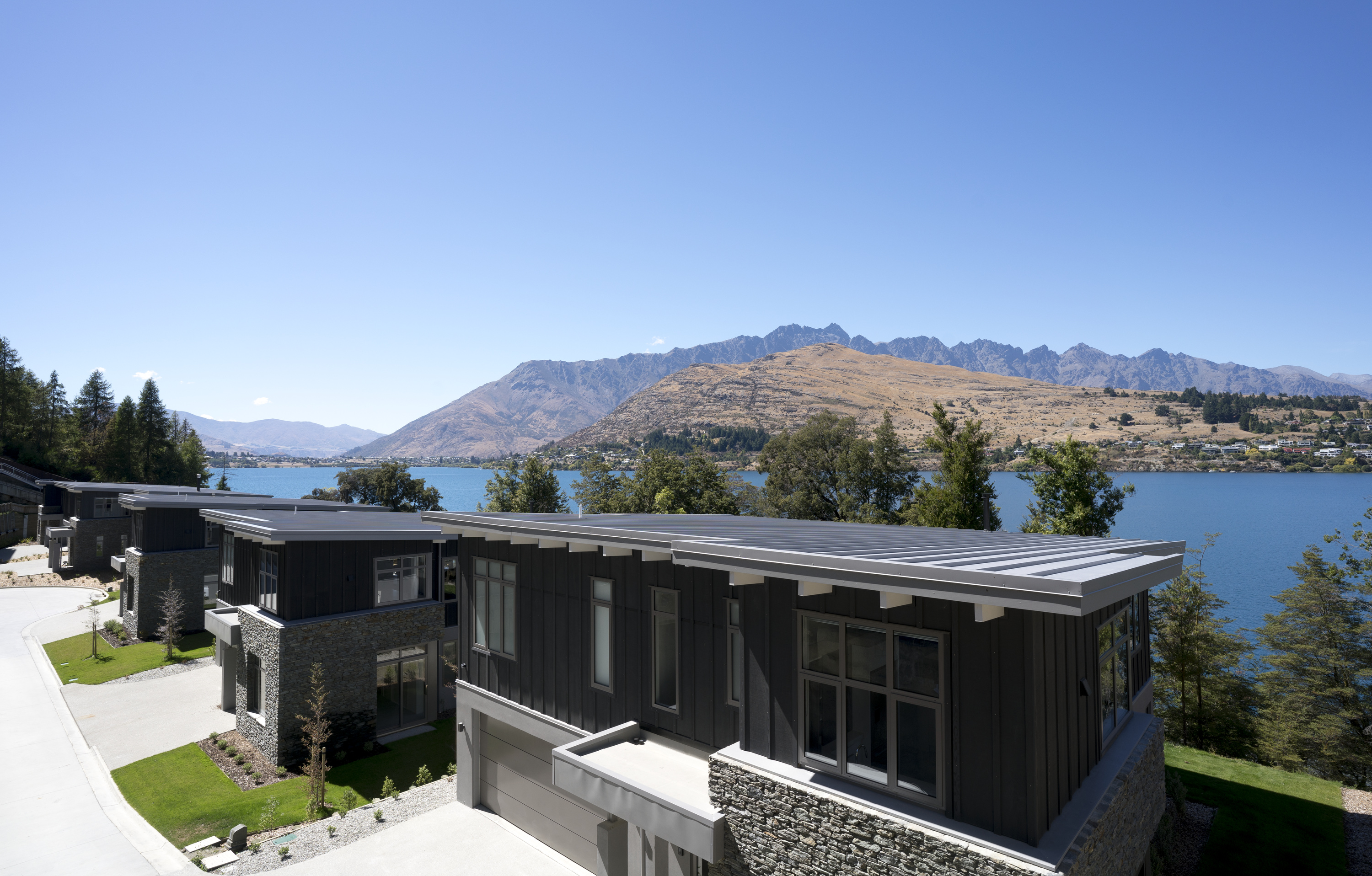 Villa Three Bedrooms Three Bathrooms