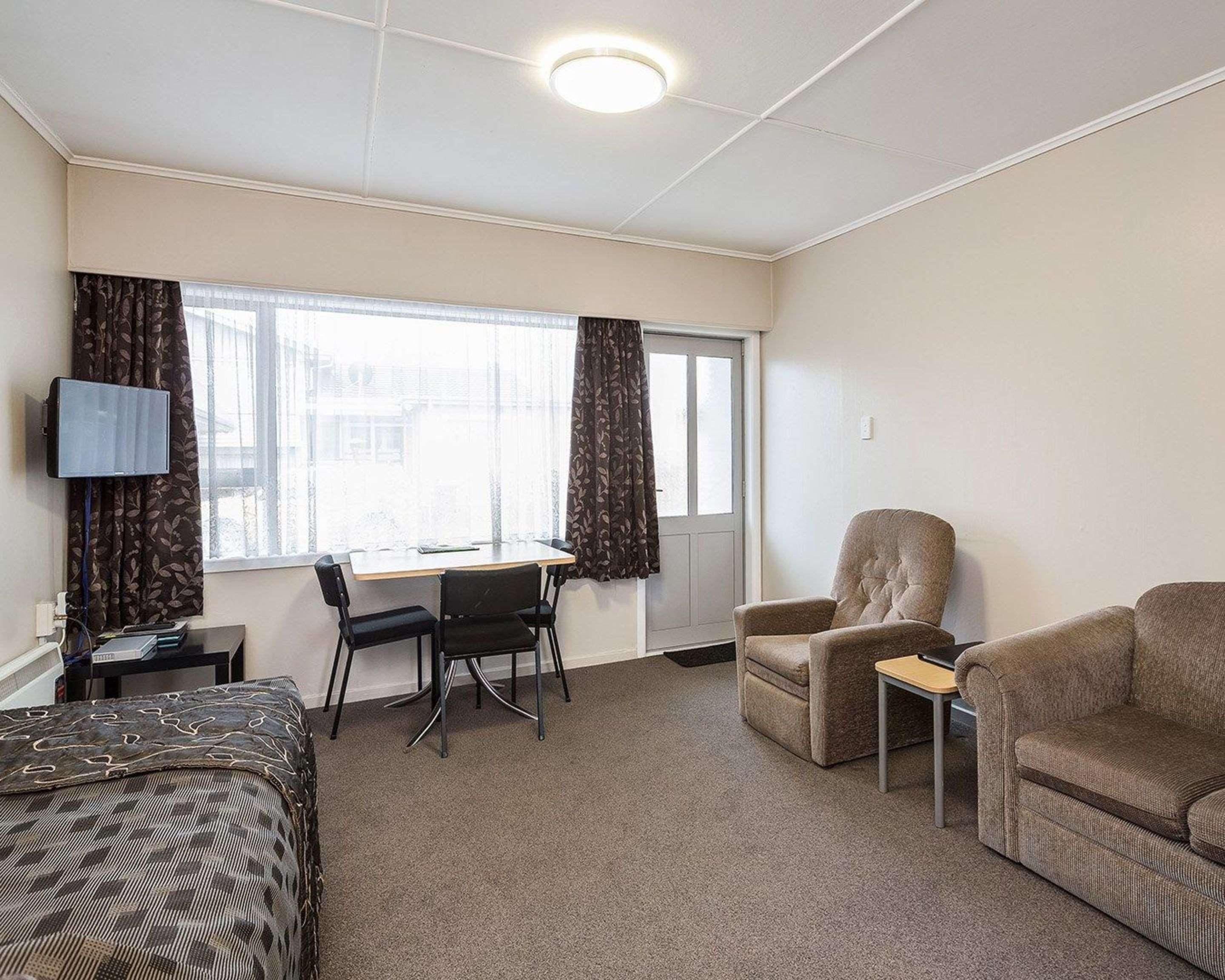 Suite Queen Bed Non Smoking