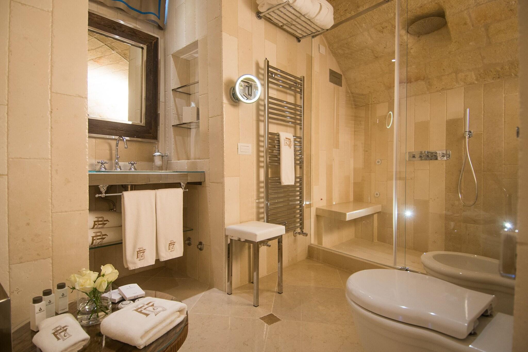 Double Deluxe King Bed