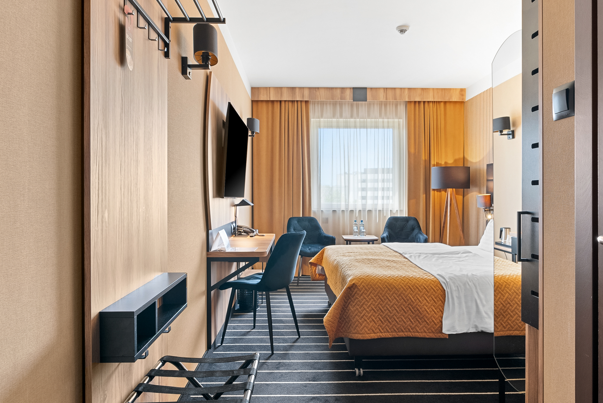 Double Single Business